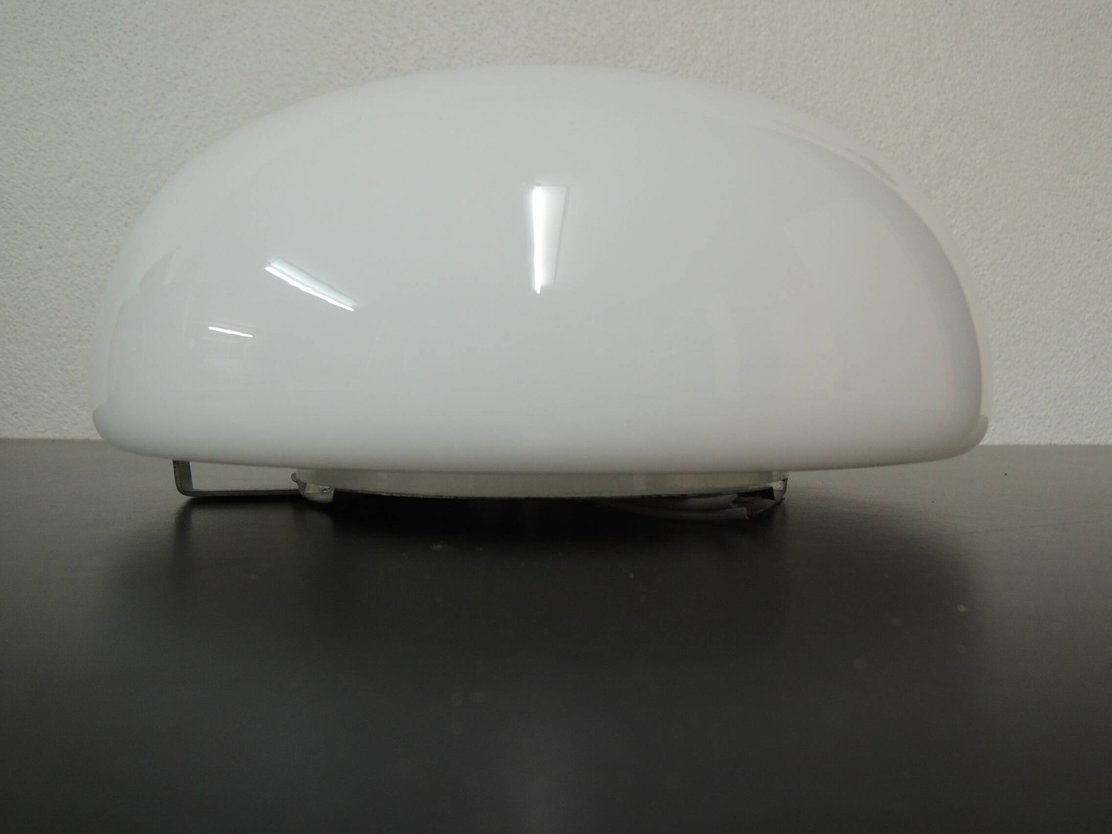 Round opaline ceiling light