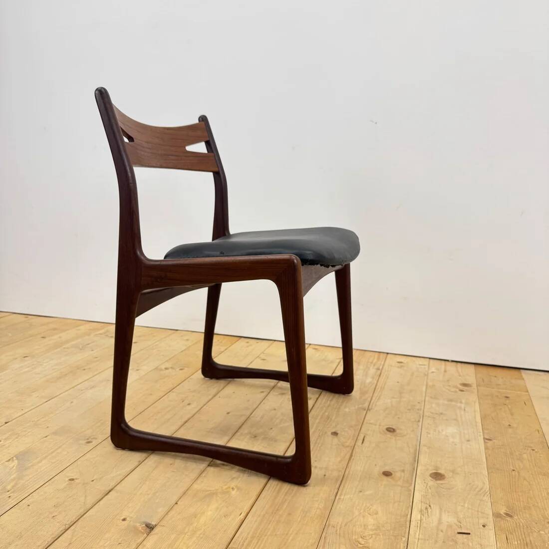 Chaise en teck rembourrée, années 1960