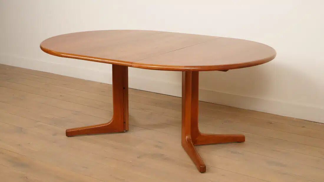 Vintage round dining table | extendable | teak | 121-173 cm