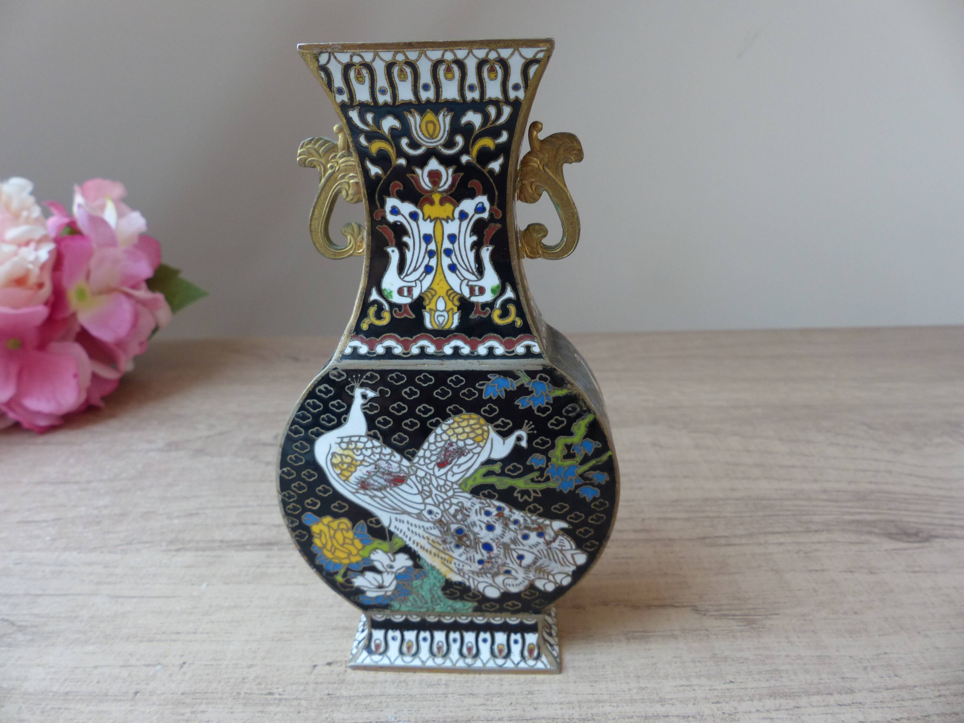 Vase pattern bird peacocks cloisonné asian decoration