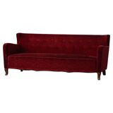 Modern Danish canapé, 3-seater in red velvet, Fritz Hansen style, 1940s.