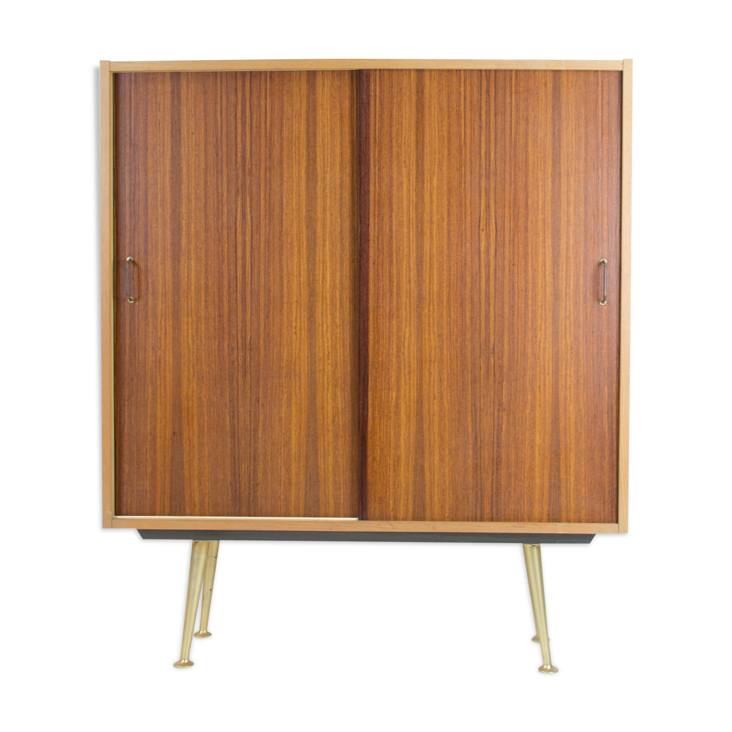 Wardrobe with sliding doors by Deutsche Werkstätten München