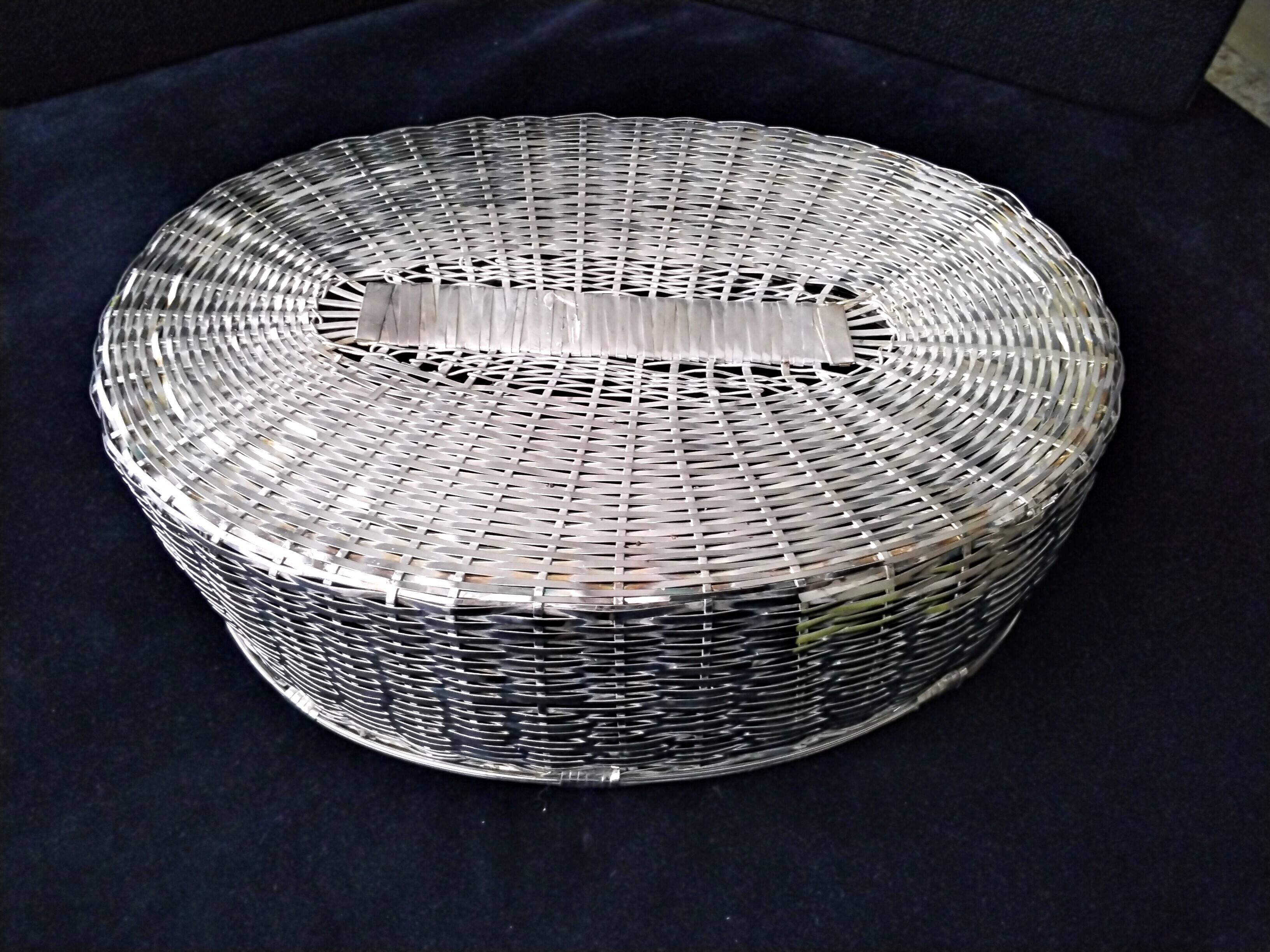 Large basket in braided silver metal wire