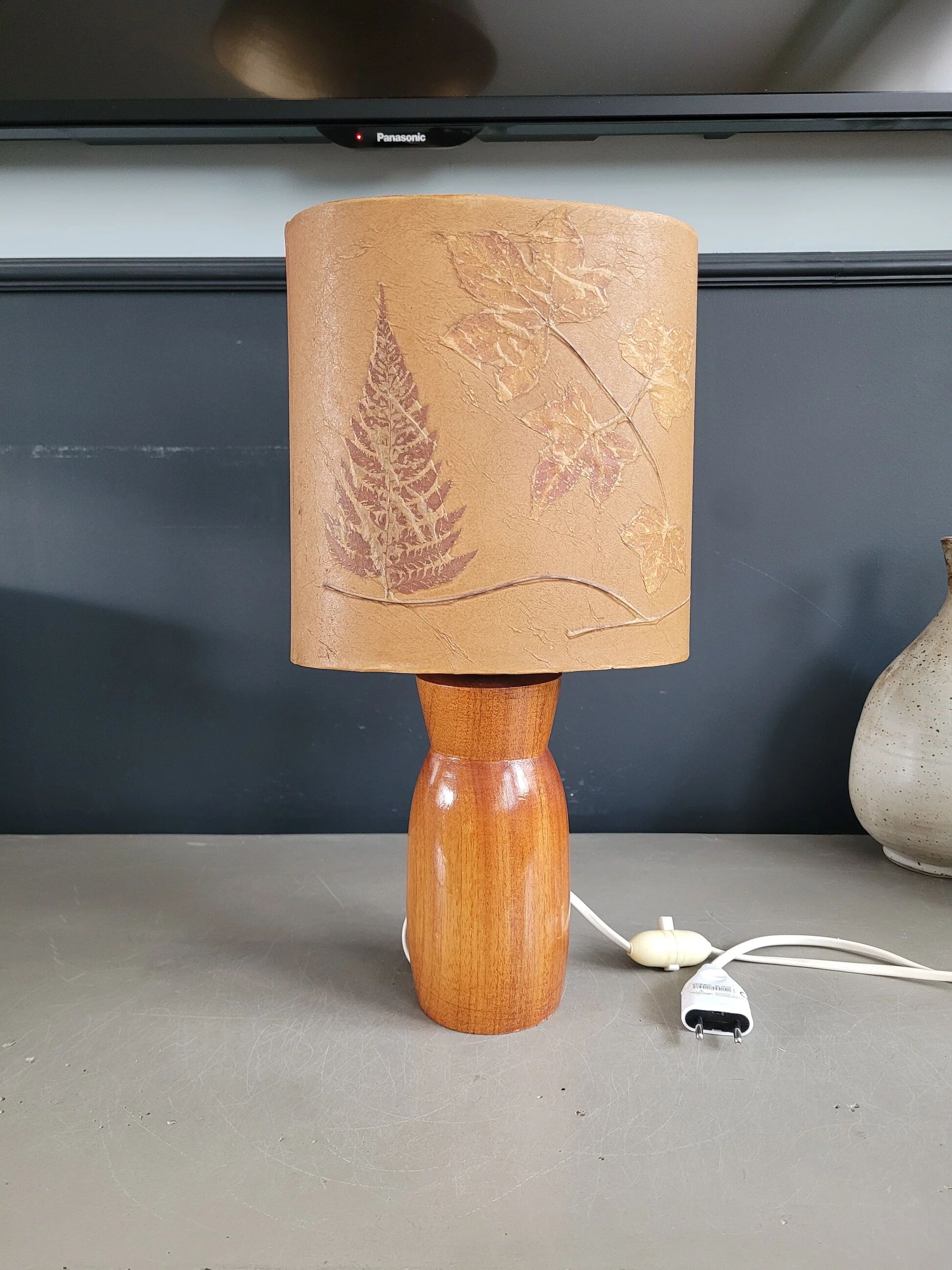 Table lamp with wooden base - dried flowers shade - Ref 1004
