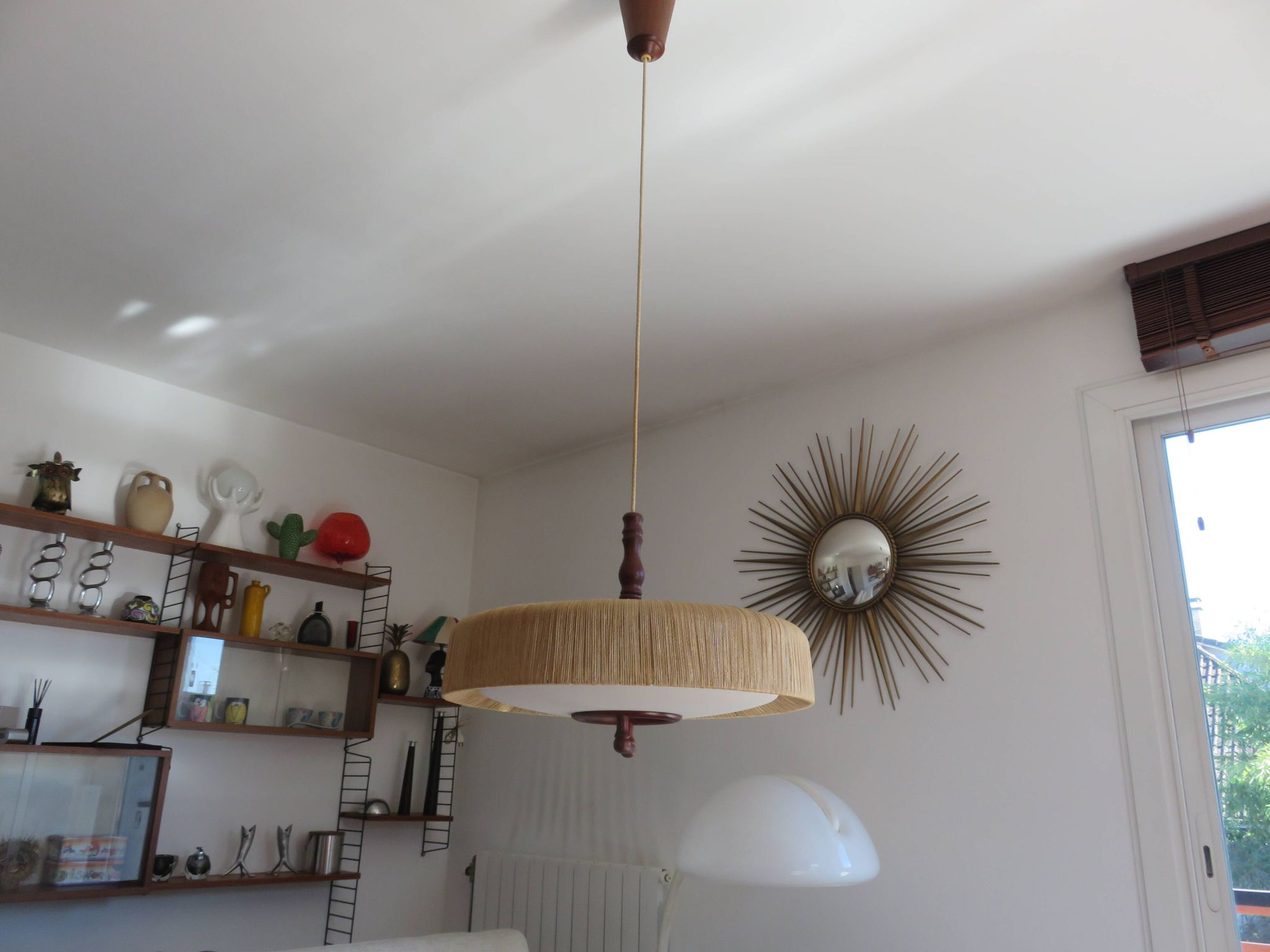Suspension Temde en sisal et teck vers 1960
