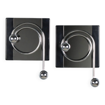 Vintage coat rack in chrome metal and plastic, Italian design from the 1970s.
