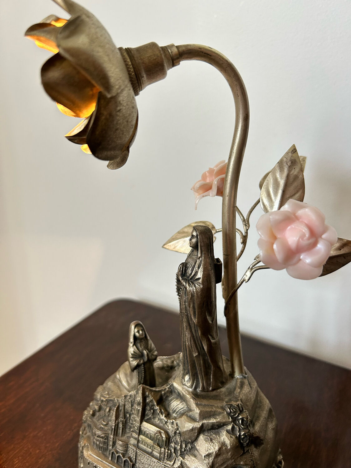 Vintage lamp Lourdes