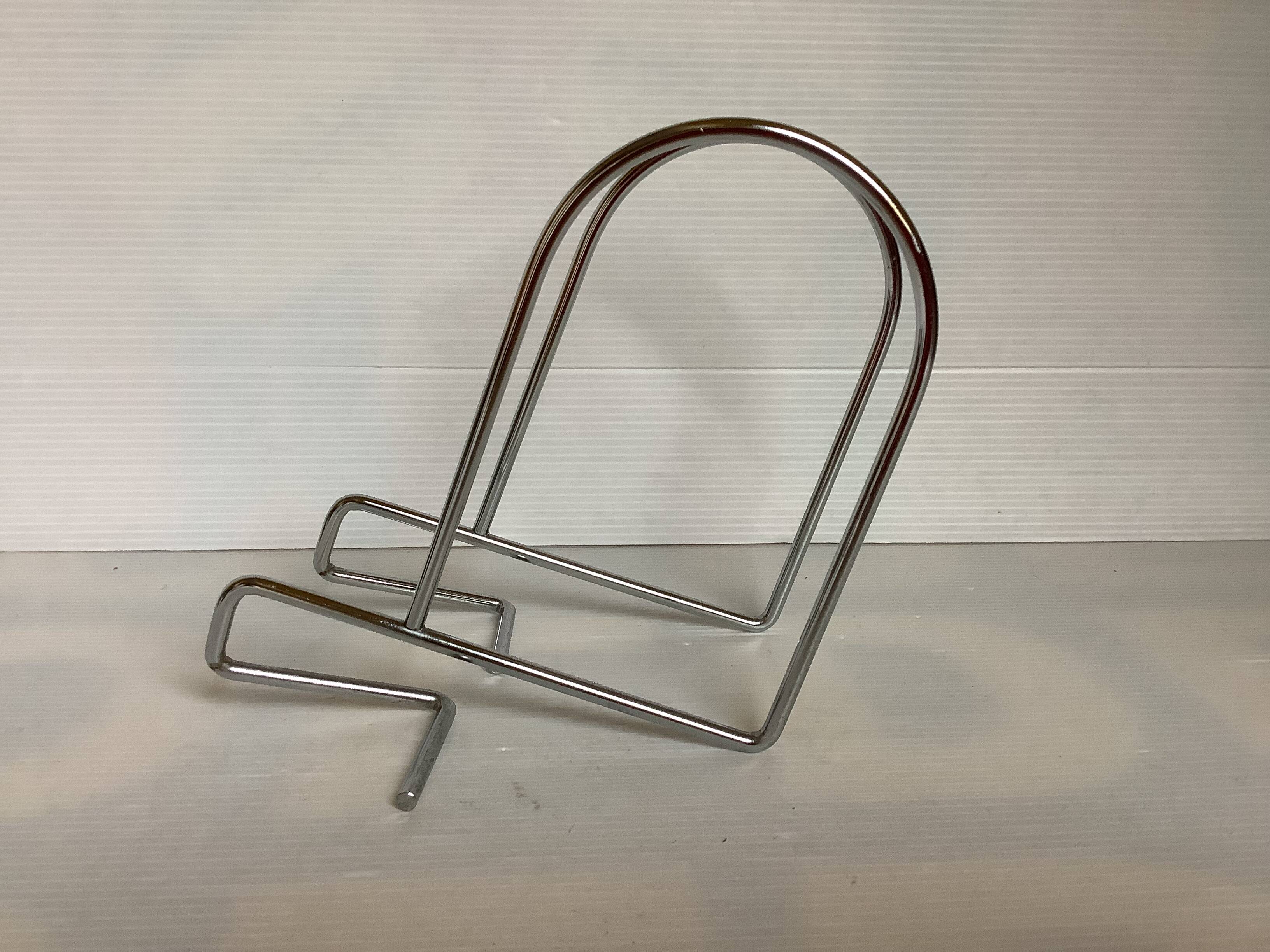 Pair of metal bookends