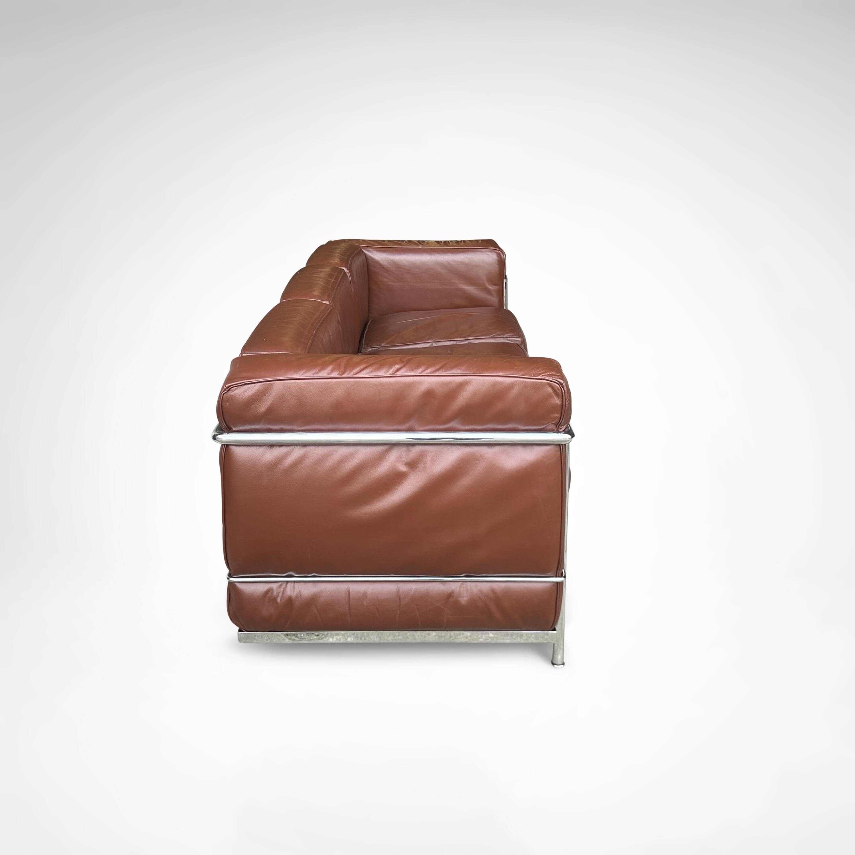 Early production LC2 leather 3-seater sofa by Le Corbusier Cassina 1970s