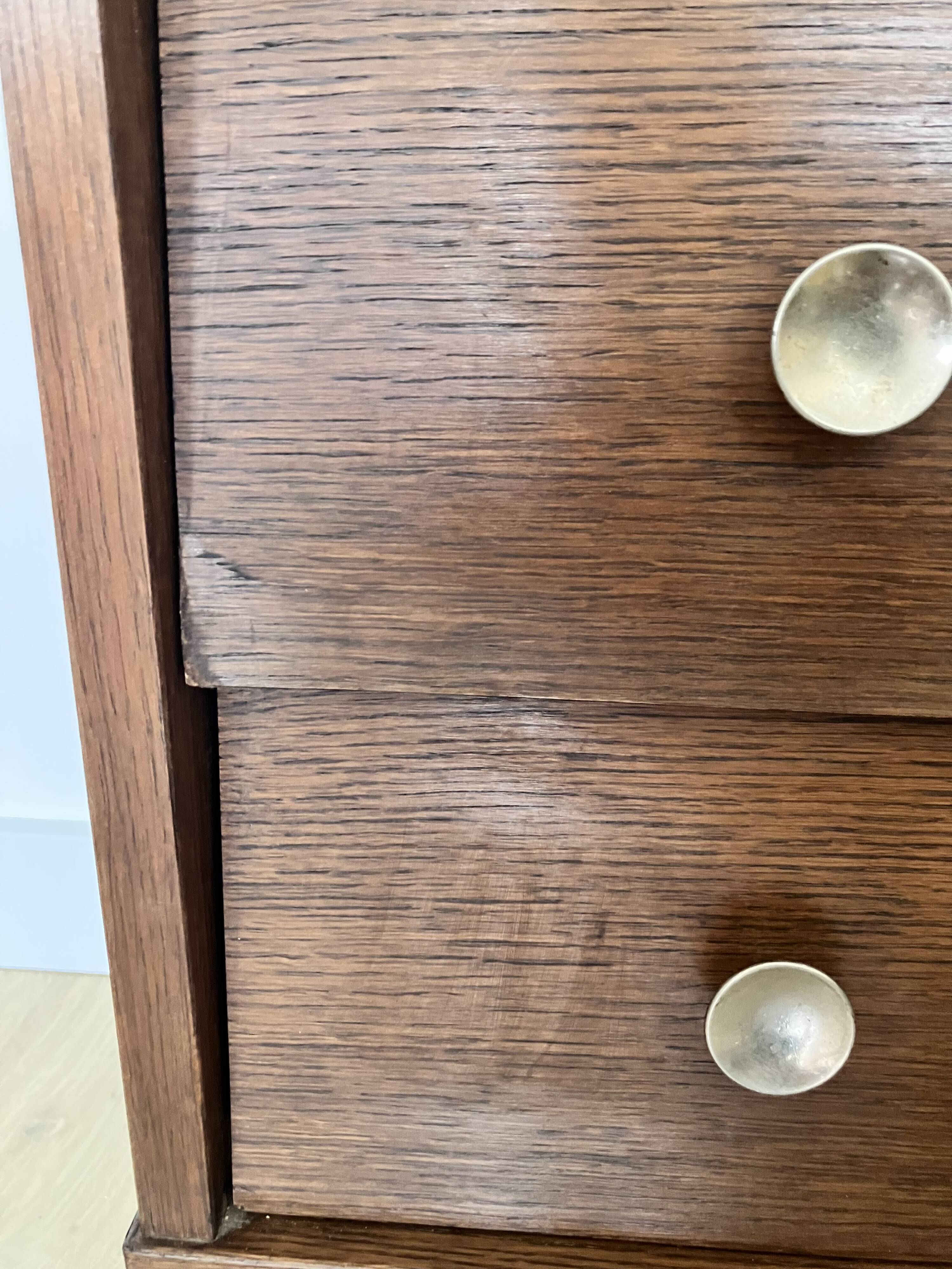 Tapered leg chest of drawers
