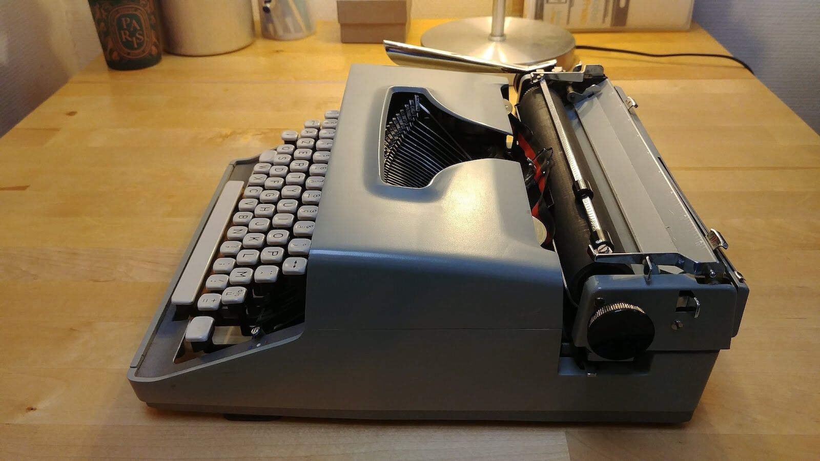Typewriter Remington Travelriter Deluxe