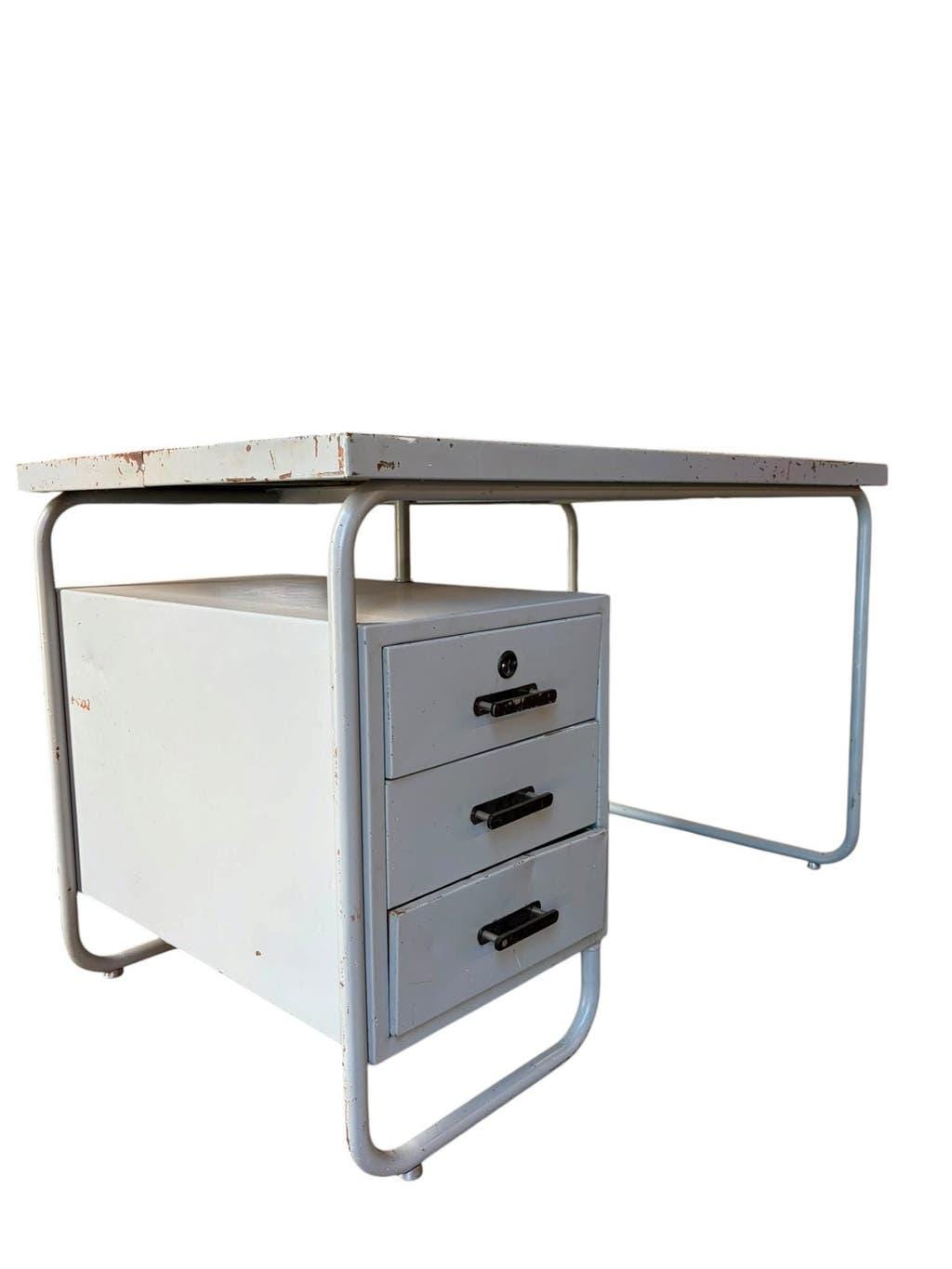 Bureau industriel vintage gris style bauhaus