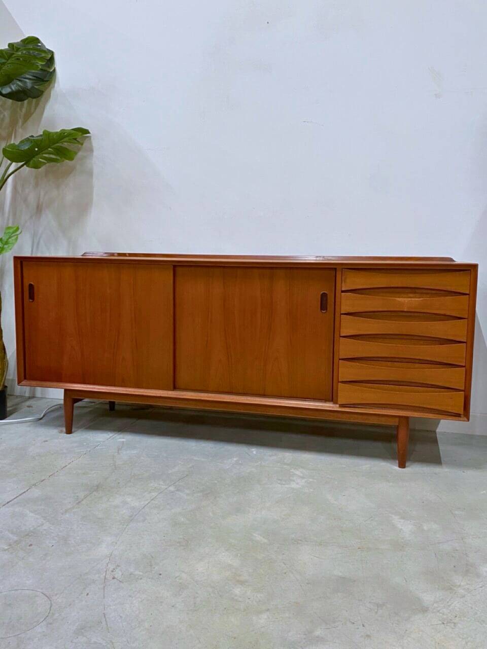 Danish enfilade, model OS 29 by Arne Vodder for Sibast, 1960