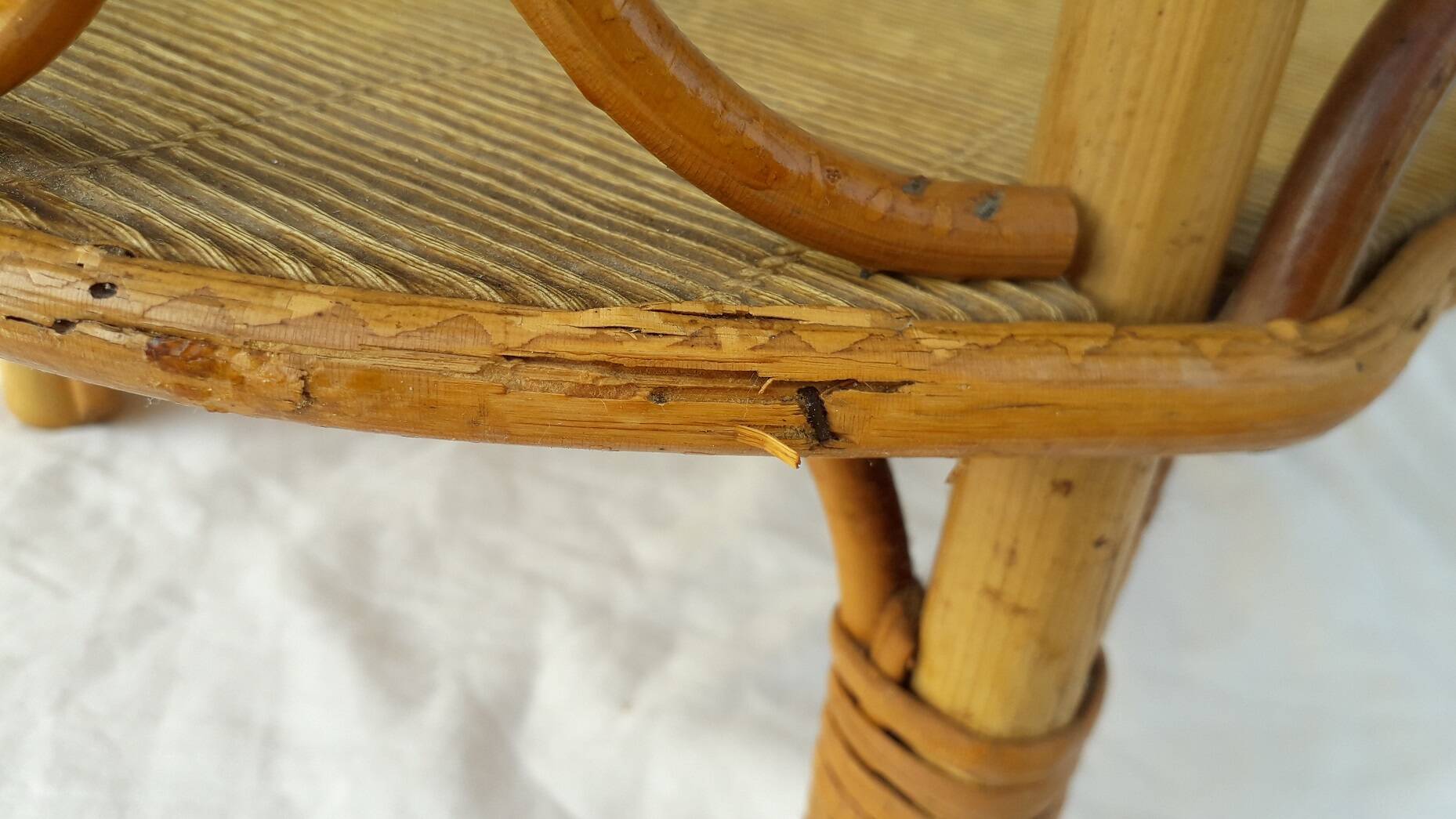 Rattan bottle holder bar basket