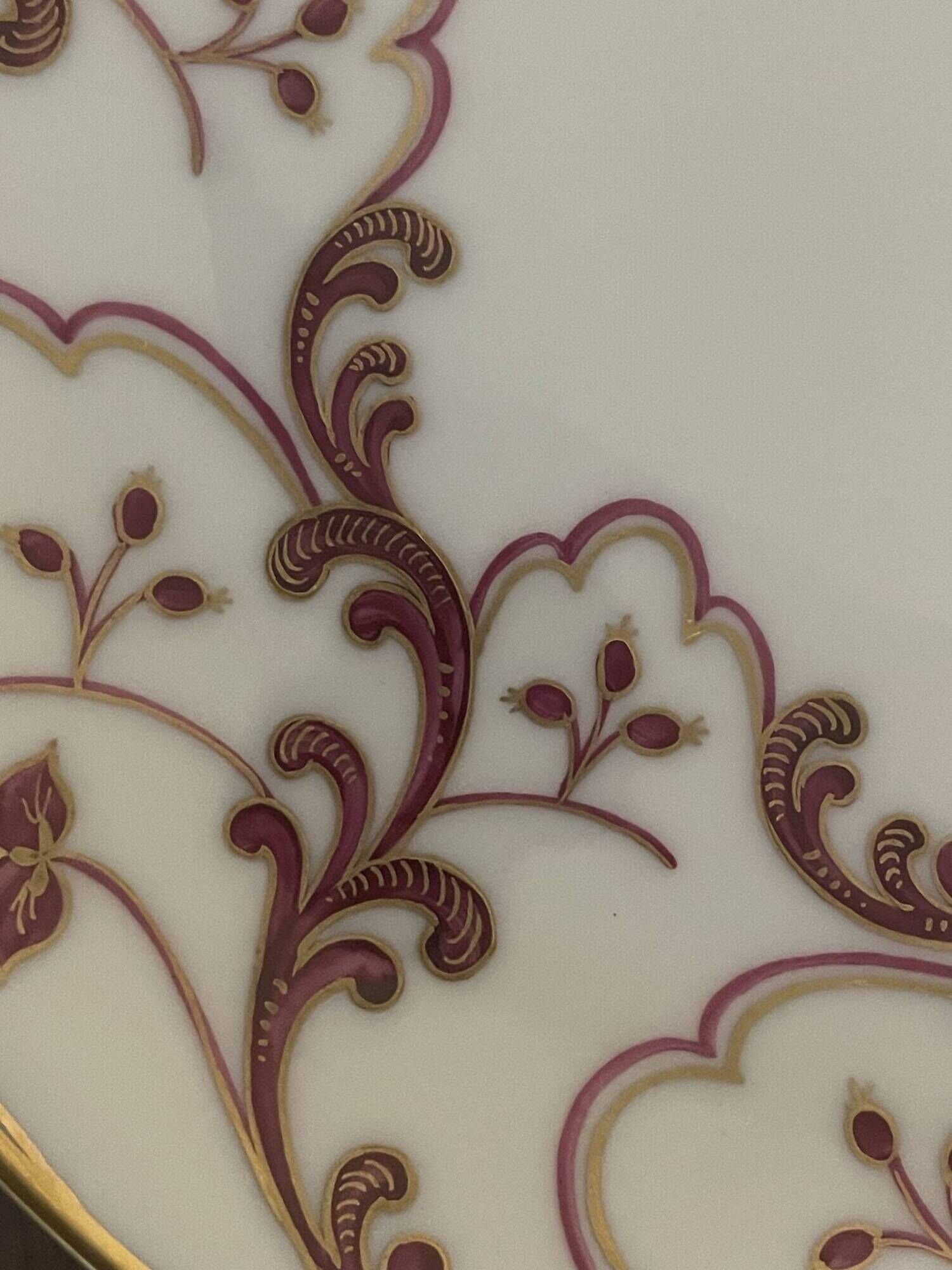• Pair of deep/flat plates in porcelain from Paris, Atelier Camille