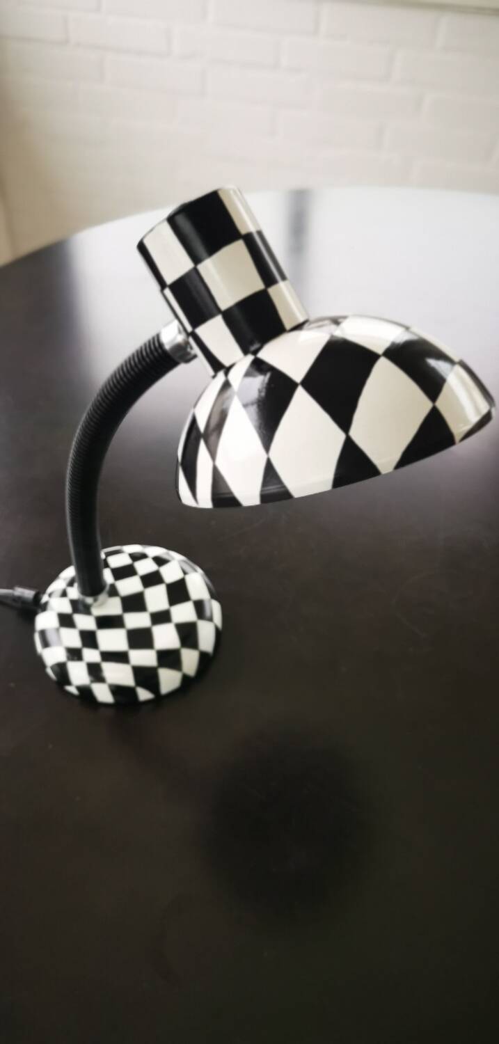 Optical checkerboard lamp
