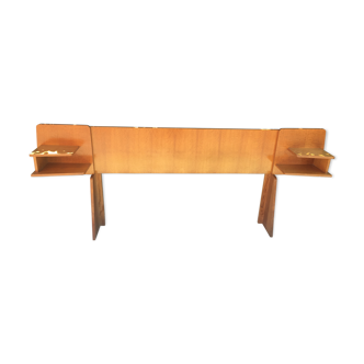 Tête de lit vintage avec chevets suspendus