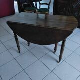 Louis-Philippe round table in solid walnut, extendable