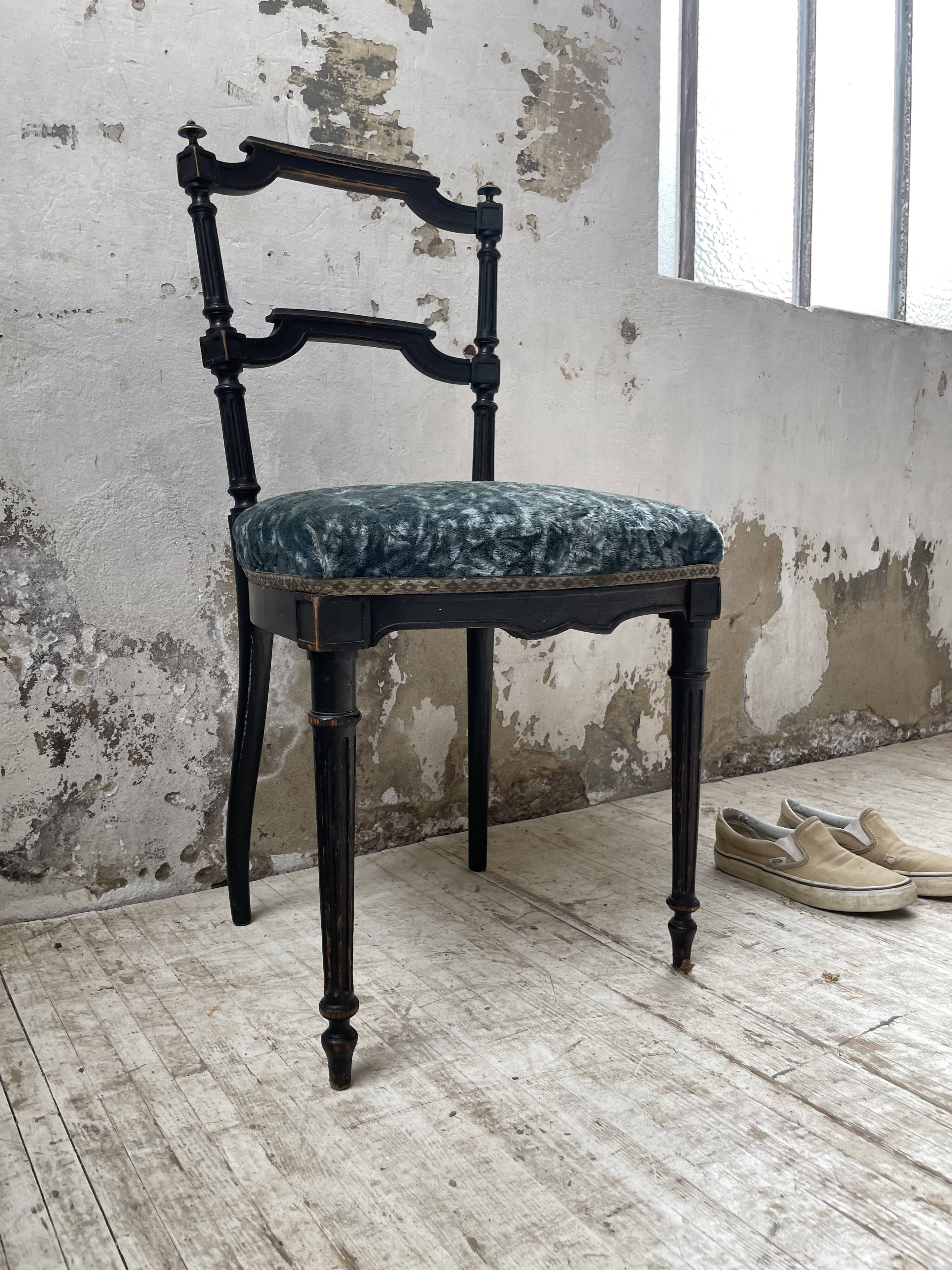 Chaise Napoléon 3 velours bleu