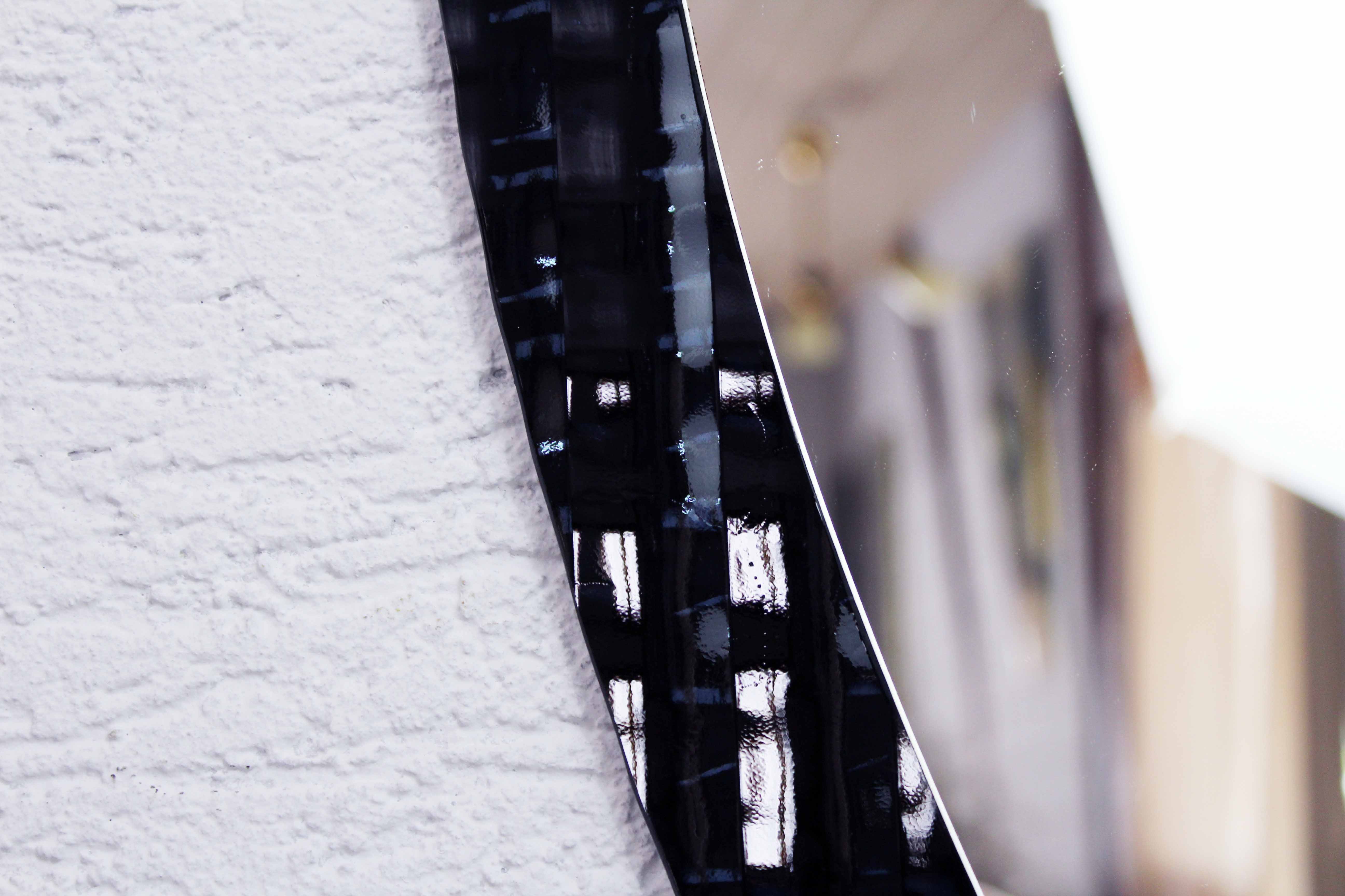 Free-form glass mirror - 80x33cm