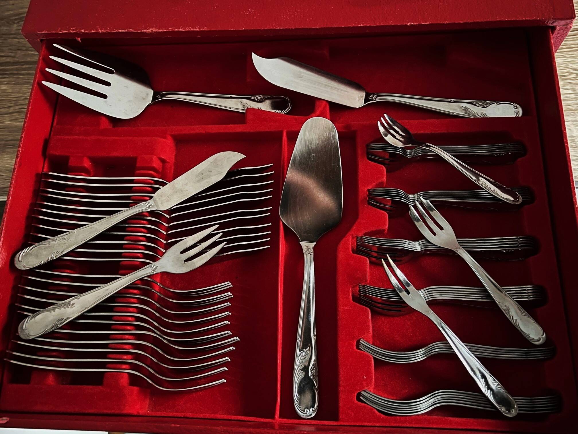 Complete 124-piece 2-drawer cutlery set Ascinox