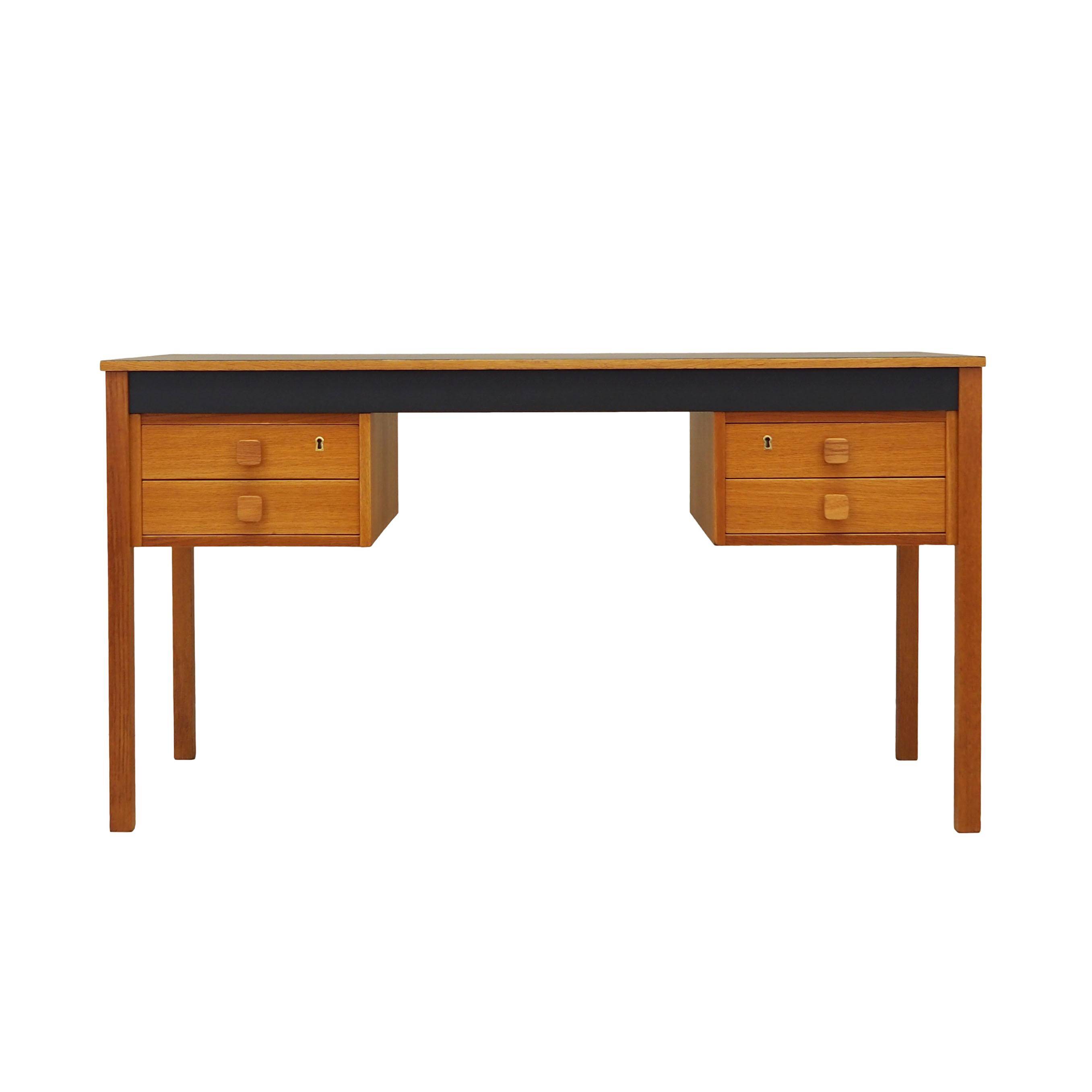 Bureau en frêne, design danois, années 1970, production : Danemark