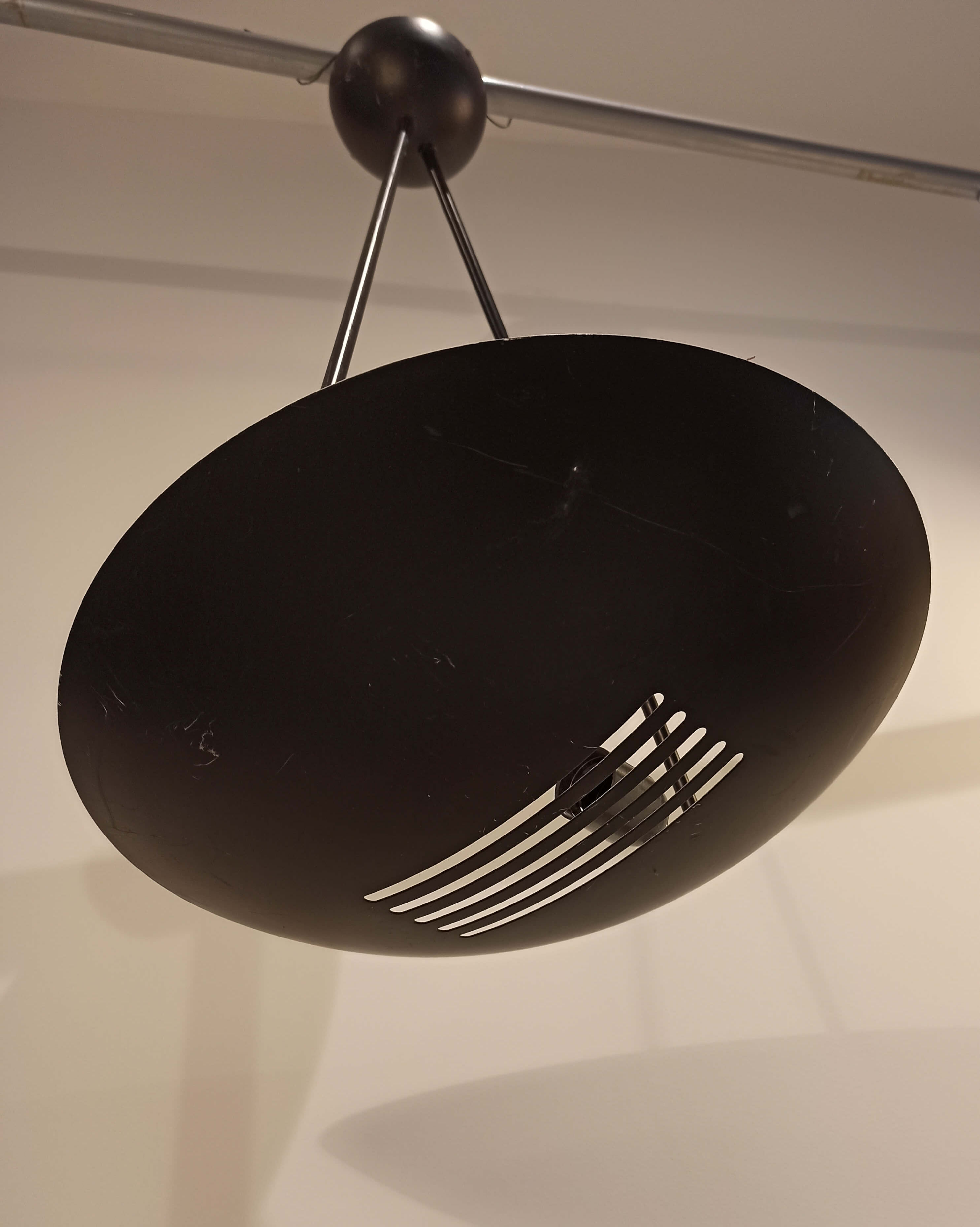 Suspension lustre industriel vintage métal noir forme soucoupe