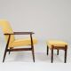 Fauteuil vintage pastel jaune velours côtelé et repose - pieds