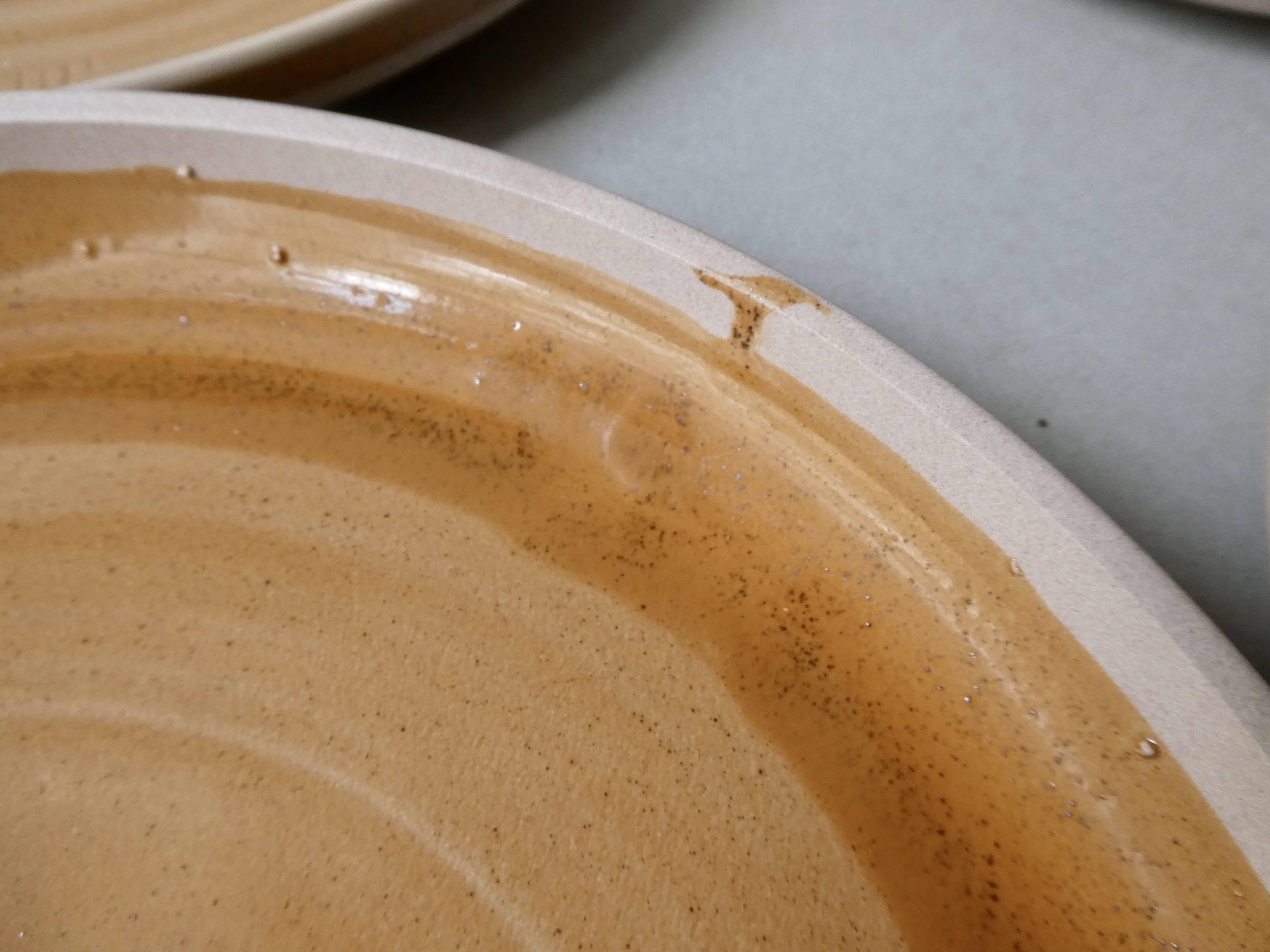 6 flat plates in Burgundy stoneware, Sarreguemines France