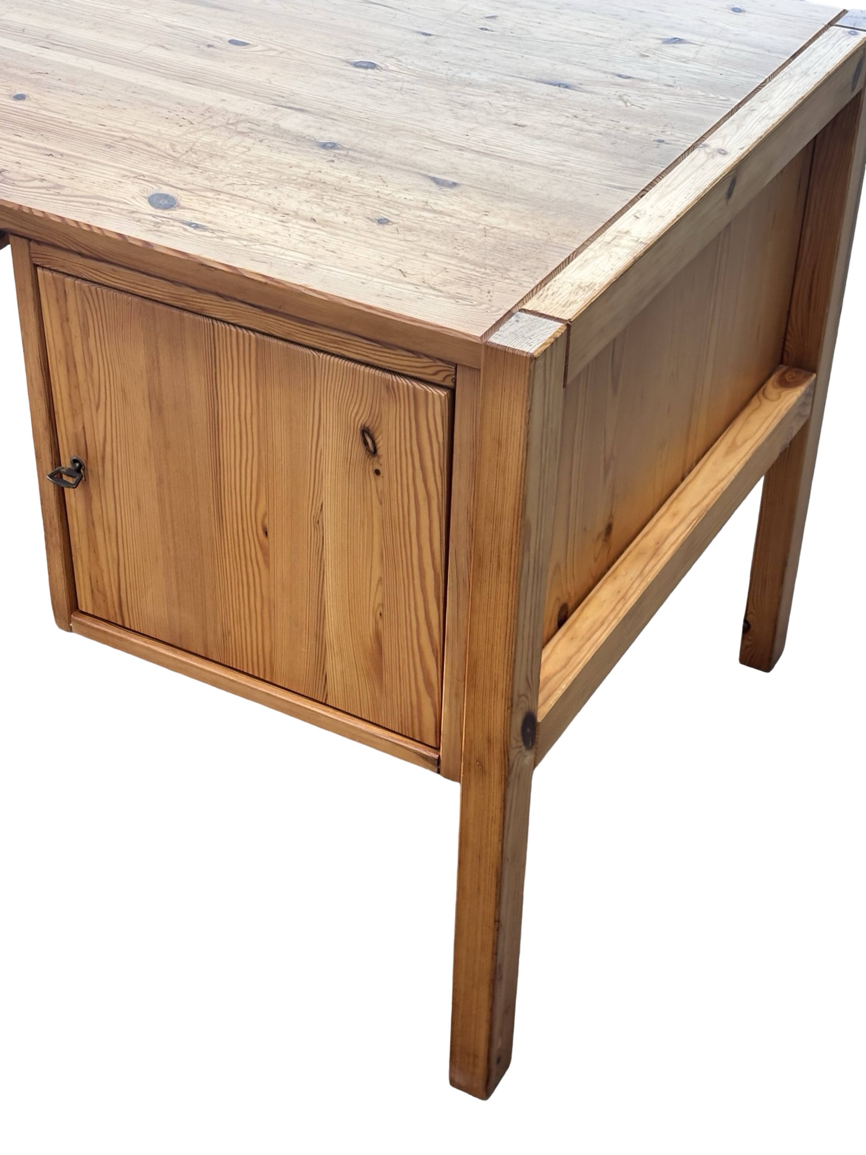 Vintage Pinewood Desk, Freestanding, 1970s Pine, Design, Ate van Apeldoorn
