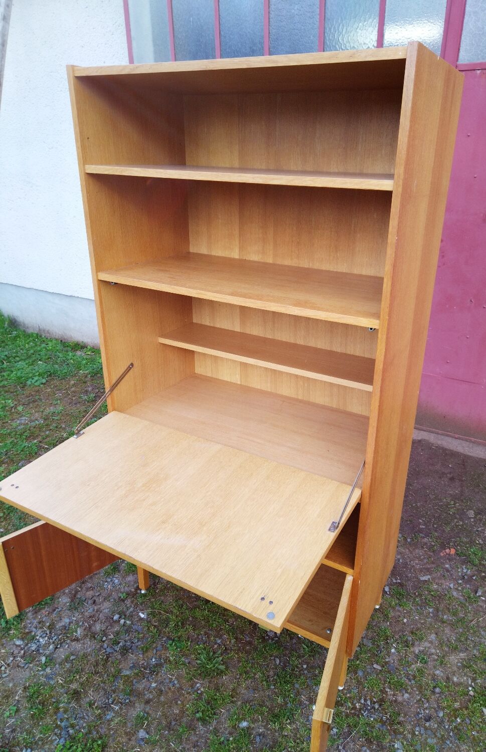 Secretary, Scandinavian style library