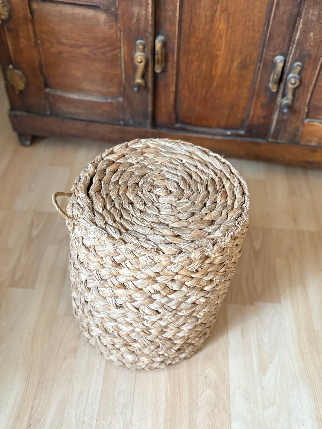 Wicker stool