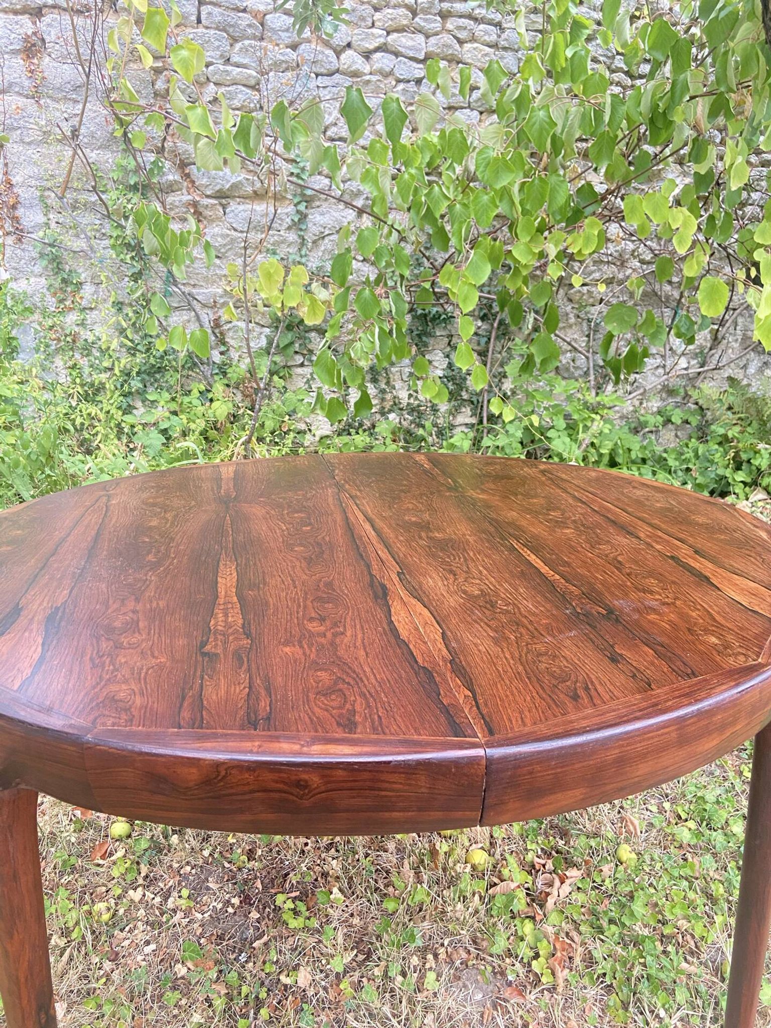 Scandinavian dining table in Rio rosewood.