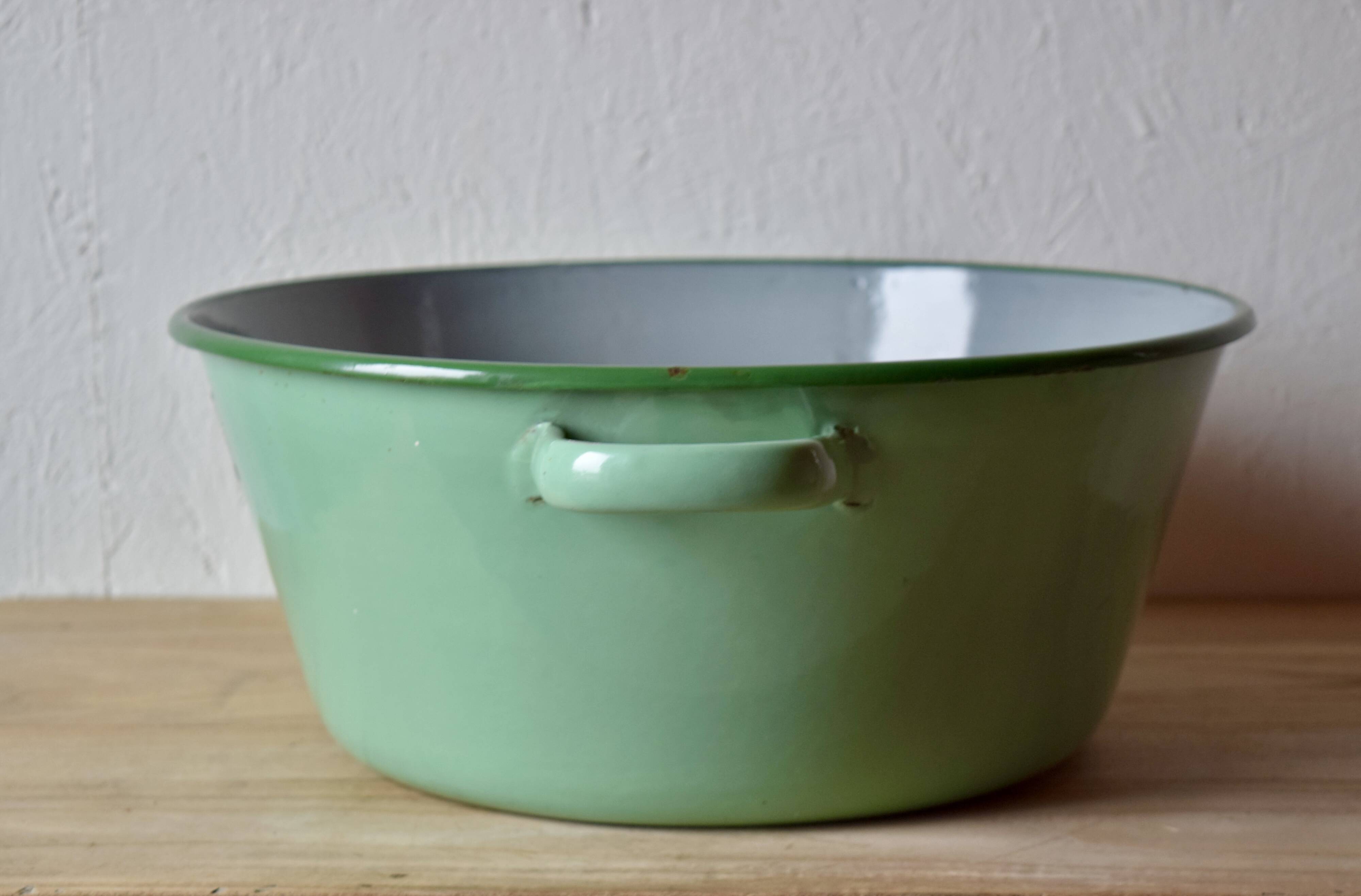 Large vintage basin in green enameled sheet metal