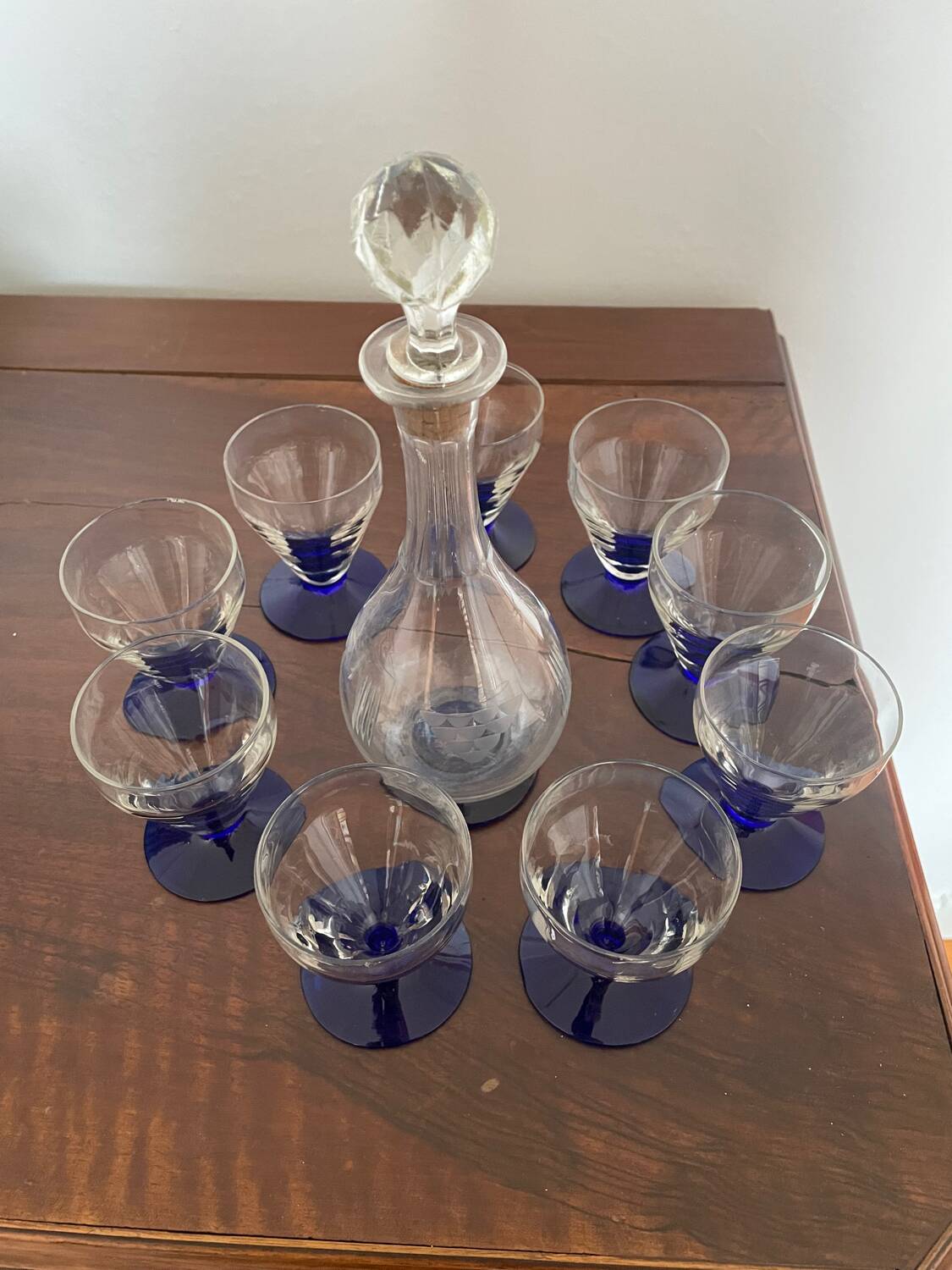 Carafe and glasses set