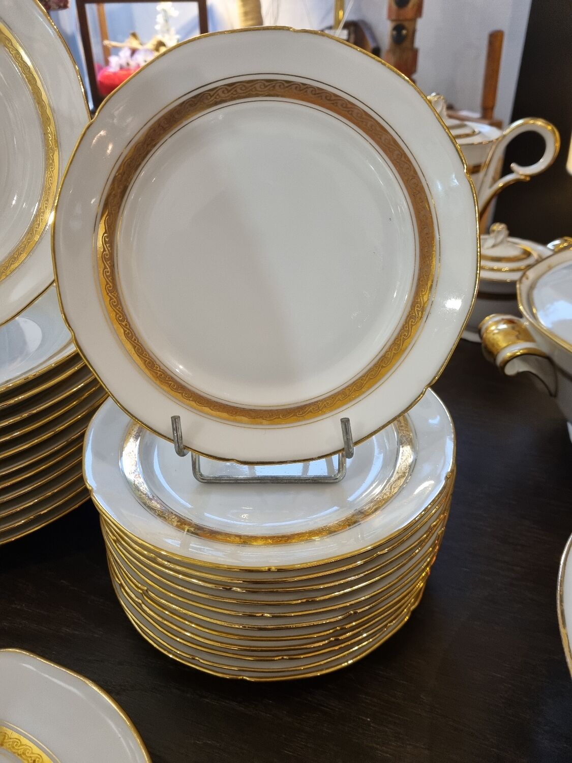 UM Limoges table service, Art Deco gold thread porcelain 80 pieces