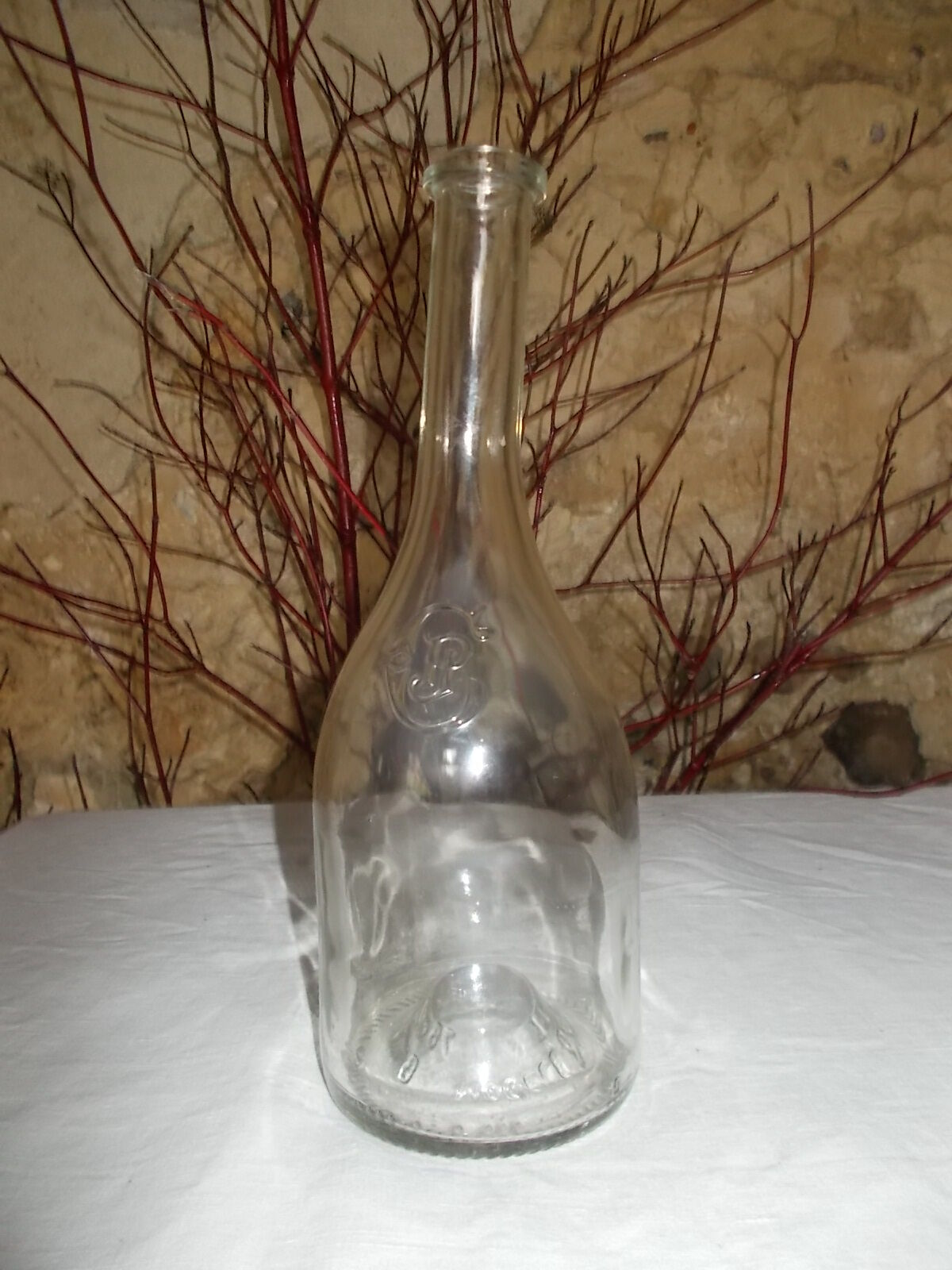 Glass carafe bottle