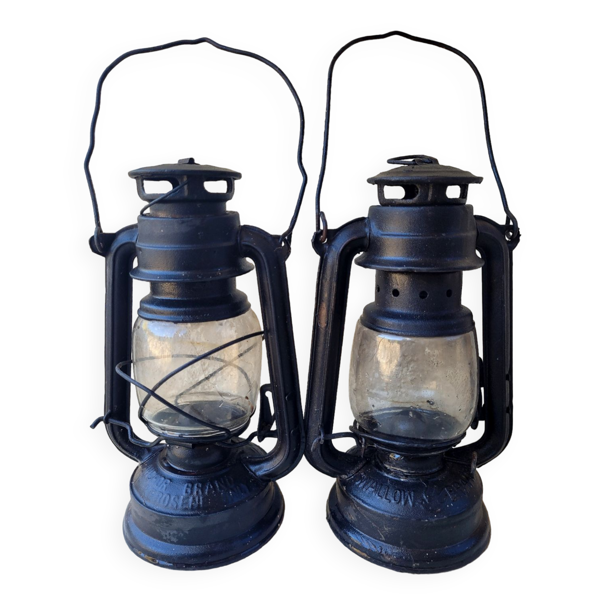 2 oil lamps
