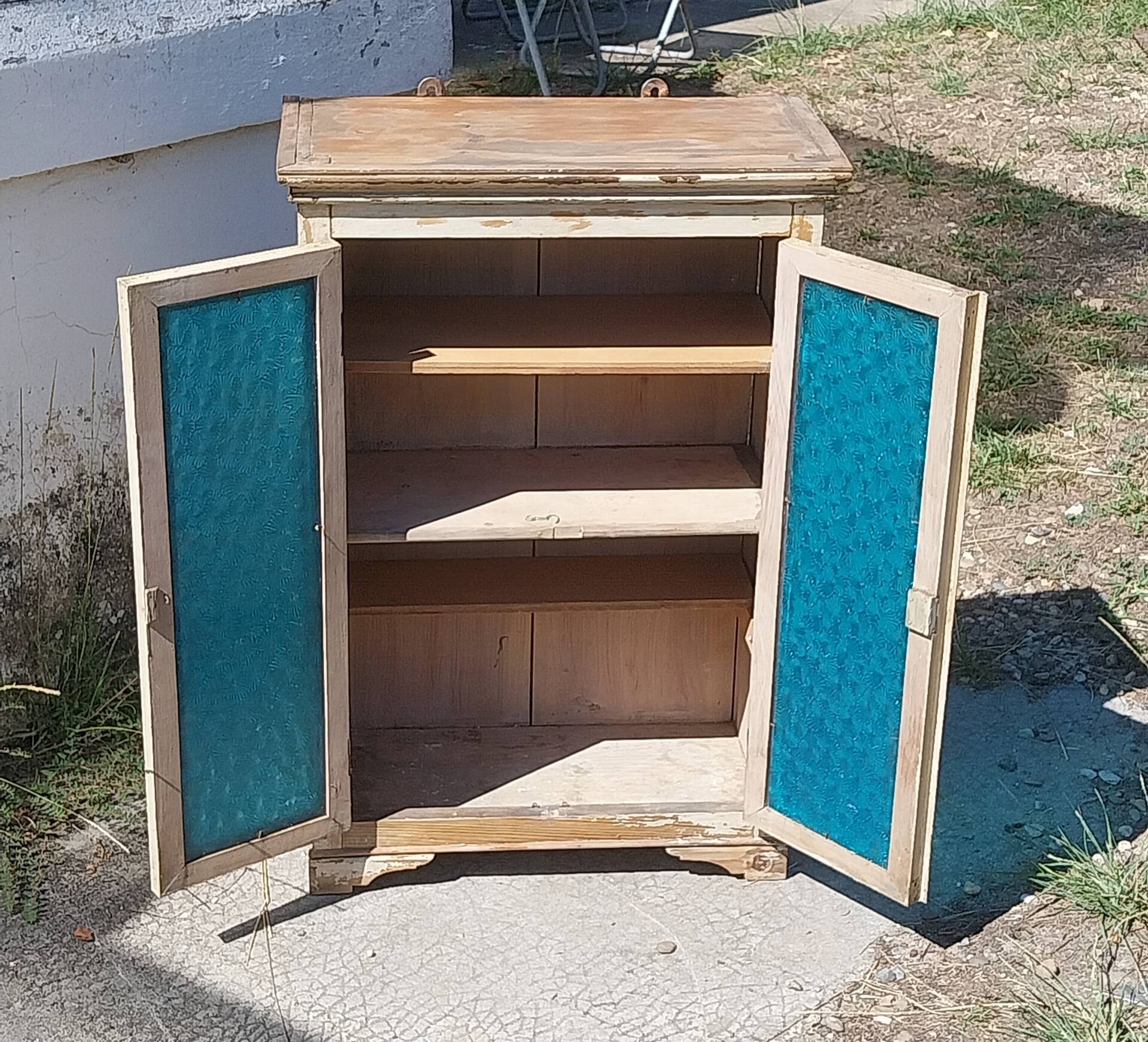 Hanging display case