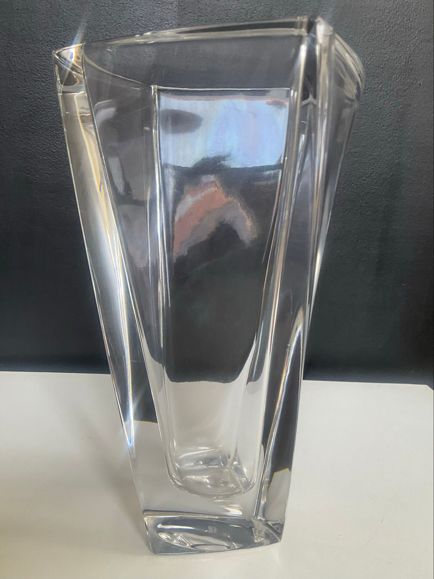 Asymmetrical crystal vase from Sèvres, 1970s.