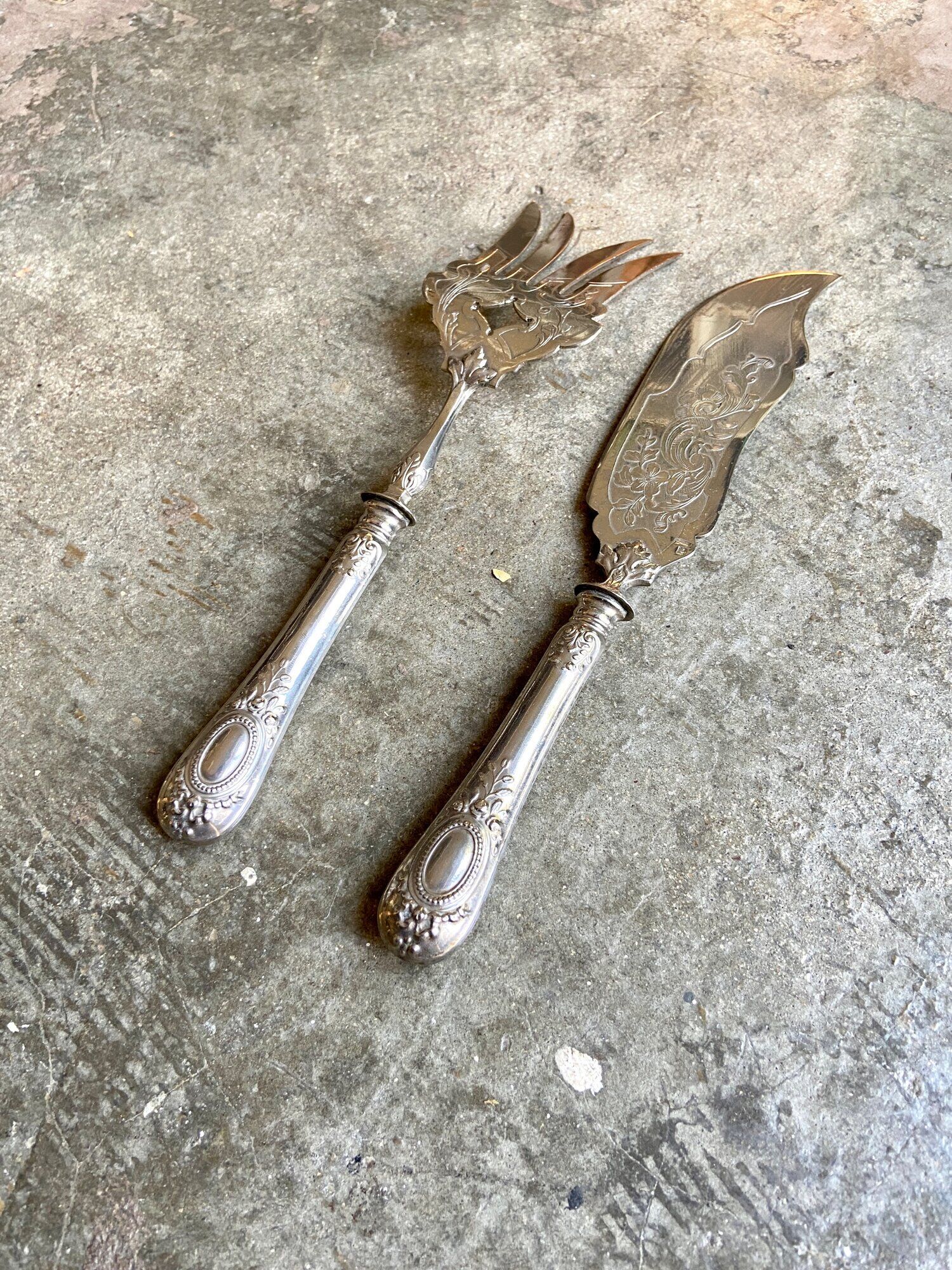 2 serving cutlery in silver metal