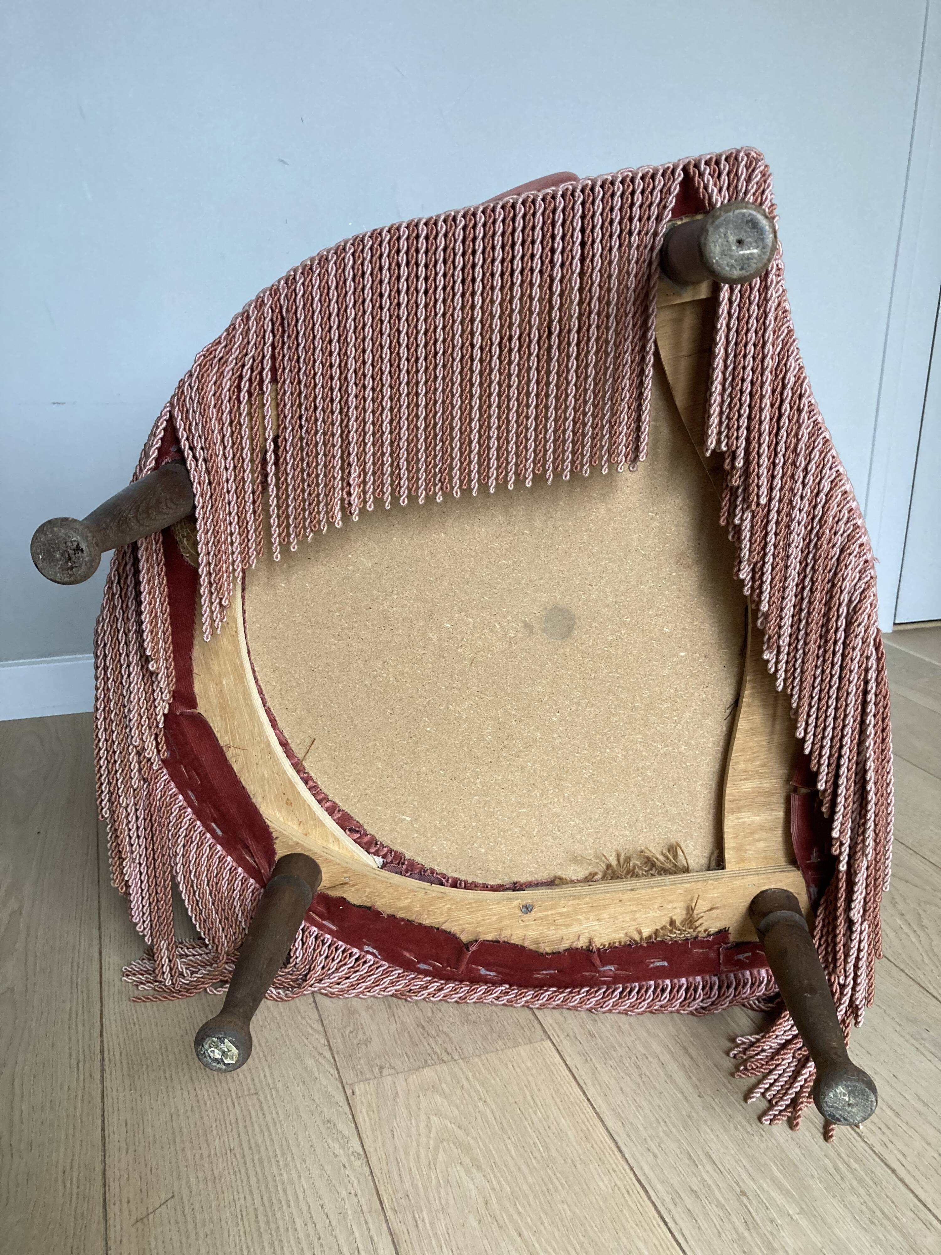 Velvet toad armchair