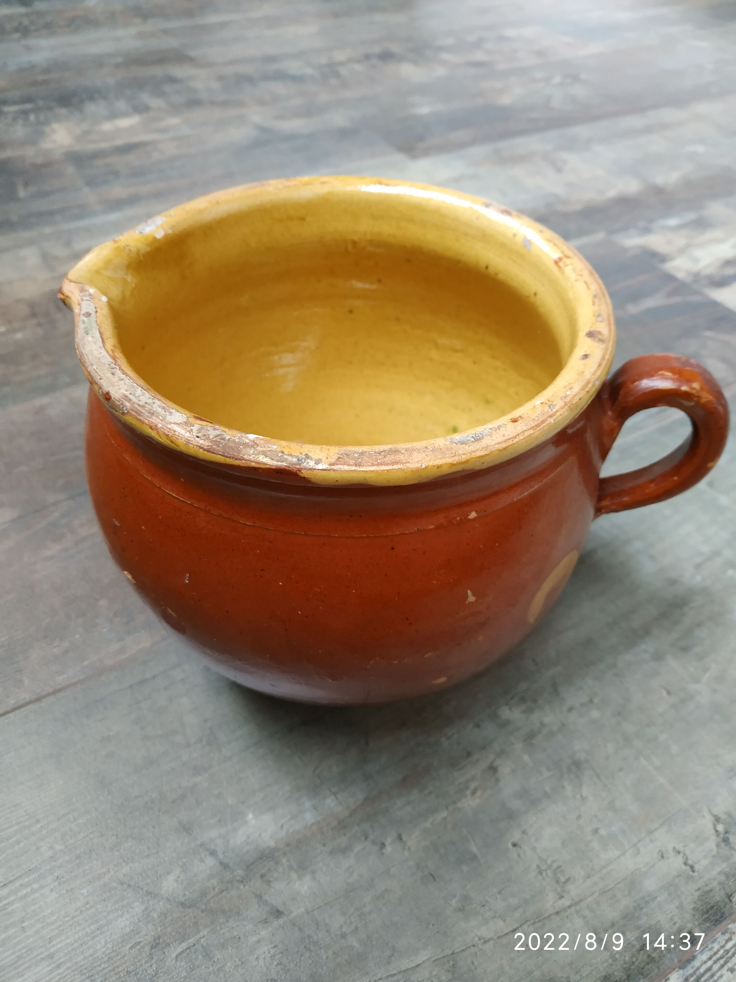 Terracotta pot