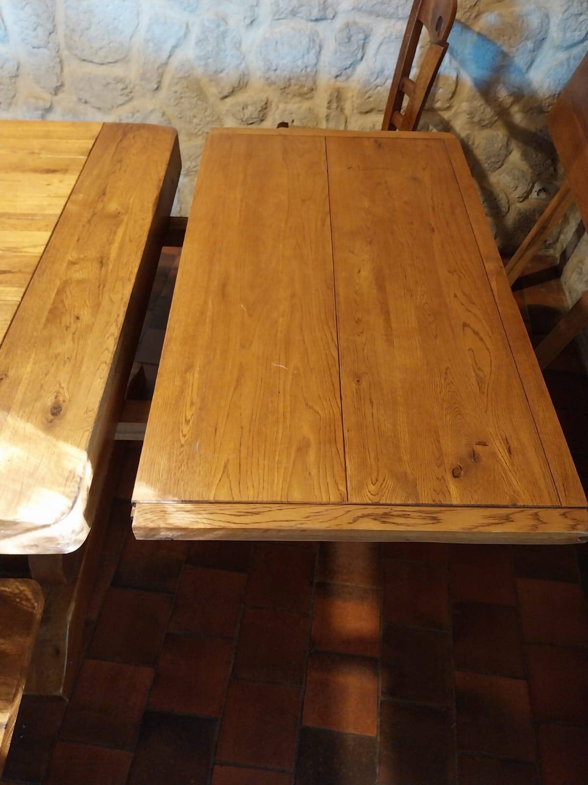 Set of solid oak abbey tables + 2 benches + 2 extension leaves