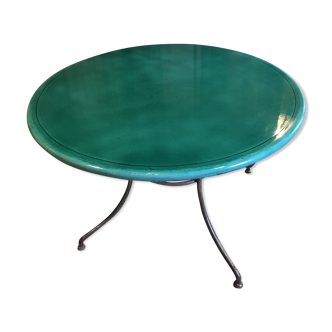 Round table in green lava enamelled outside or indoor