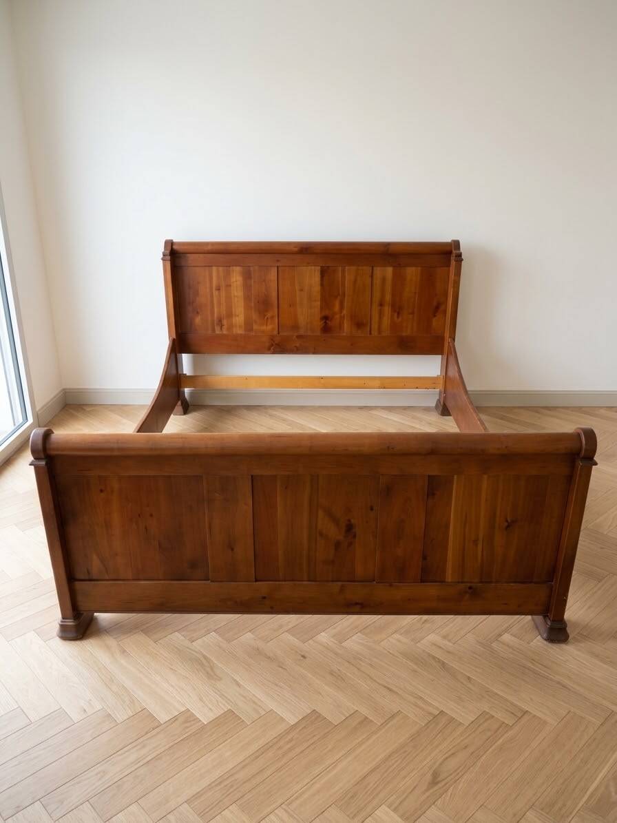 Double bed 160 cm in solid walnut with electric mattress base.
