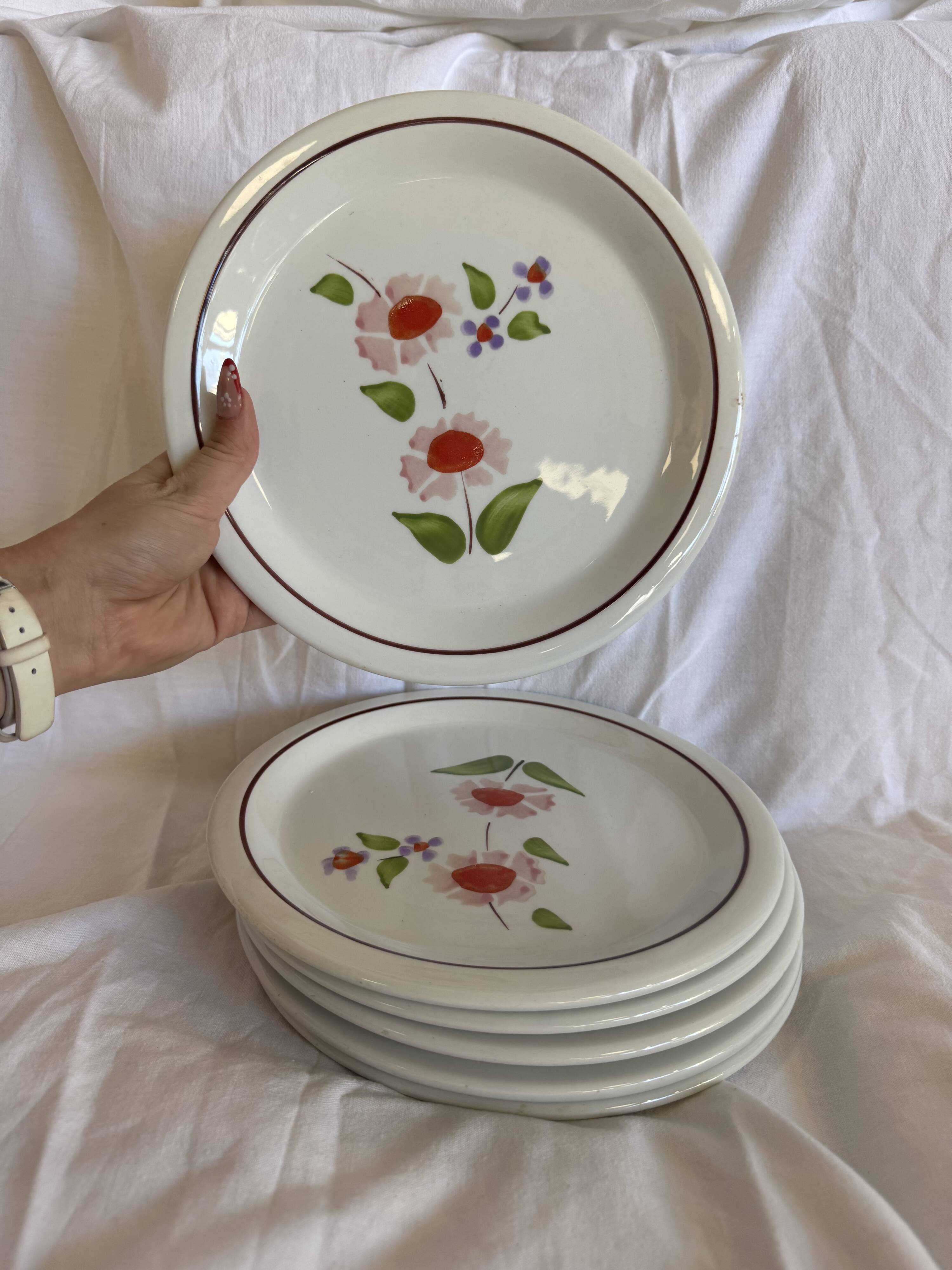 Flowered dinner plates