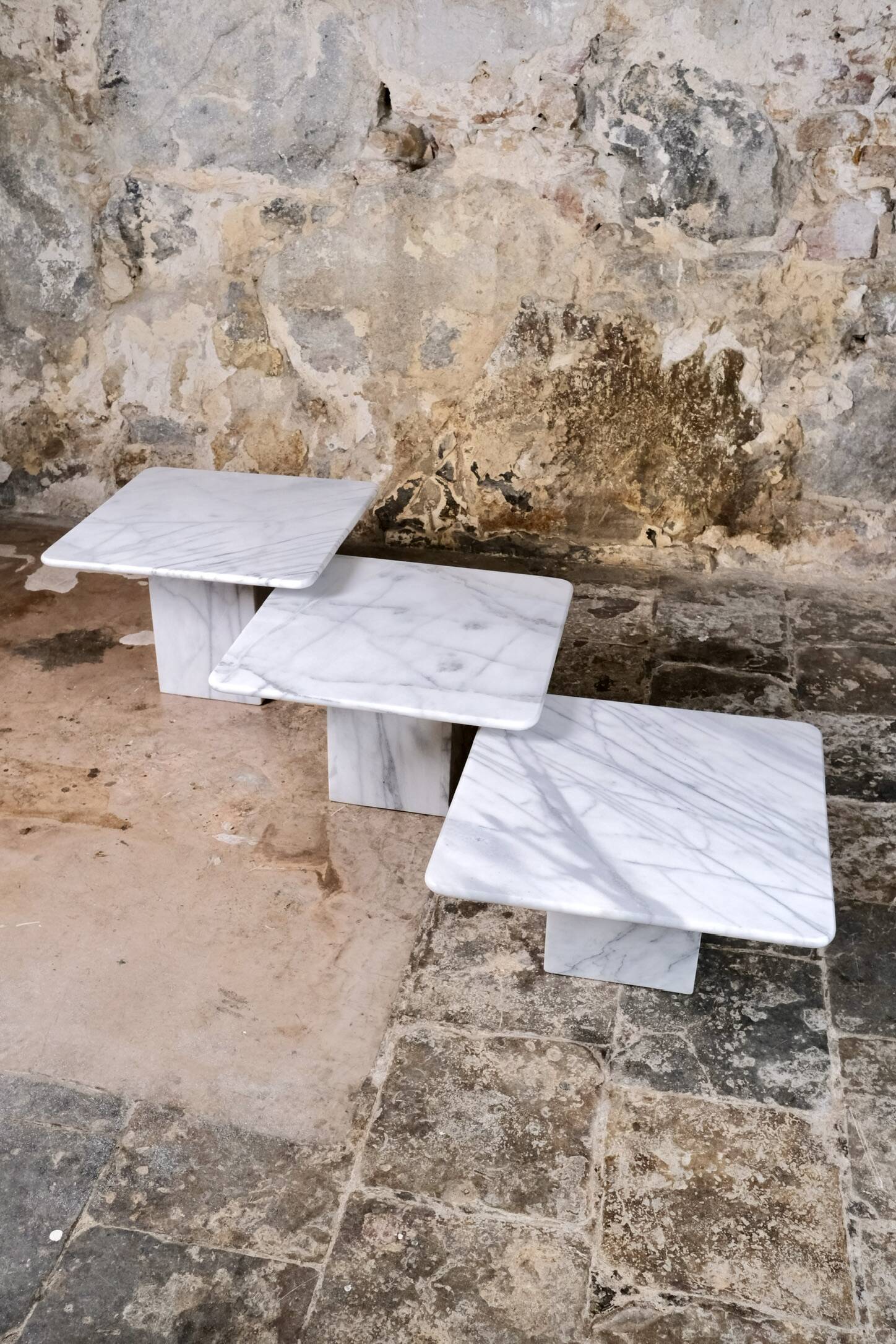 Série de 3 tables basses gigognes en marbre, Italie, 1980s