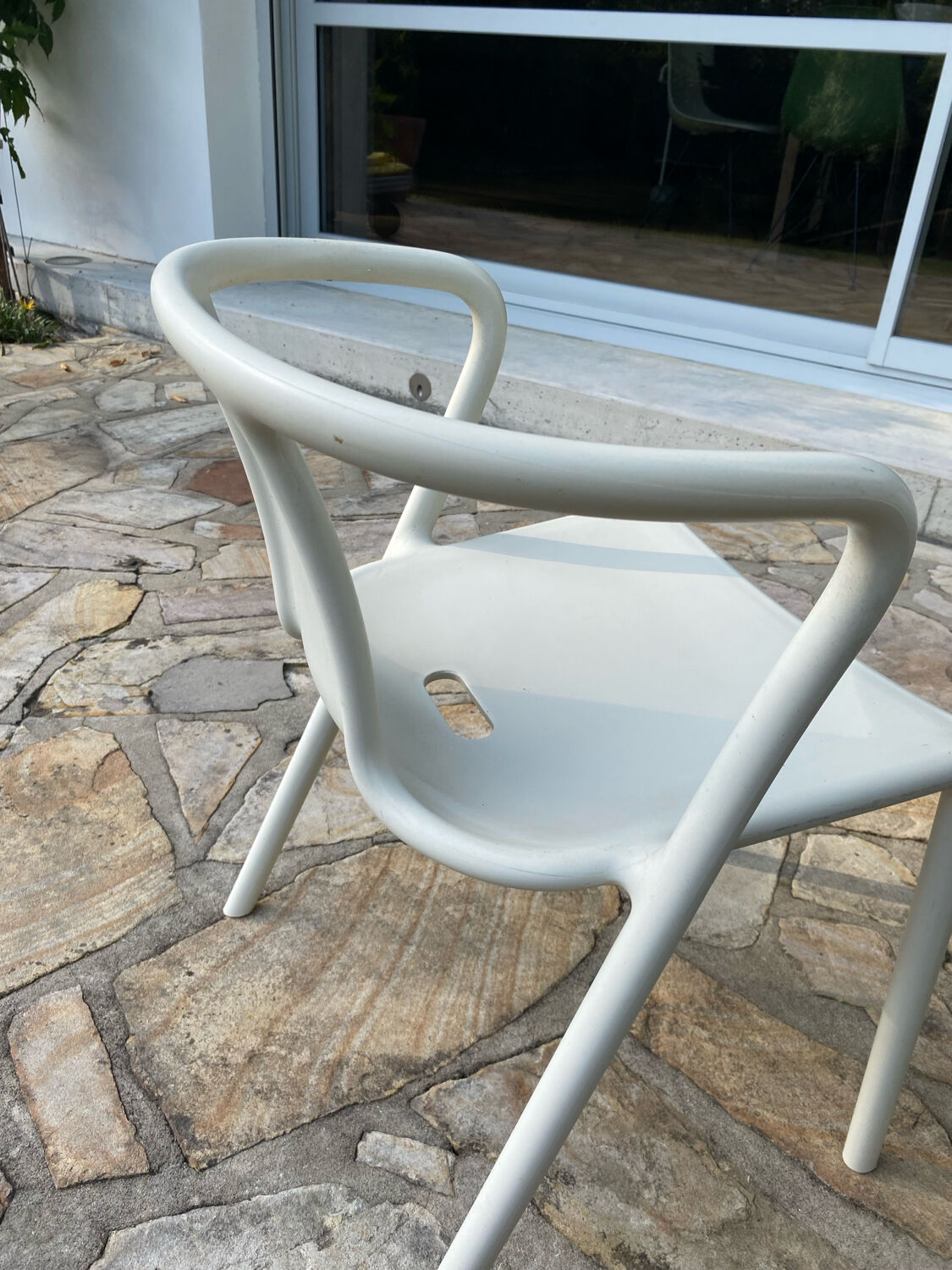 Magis table and 4 jasper morrison chairs