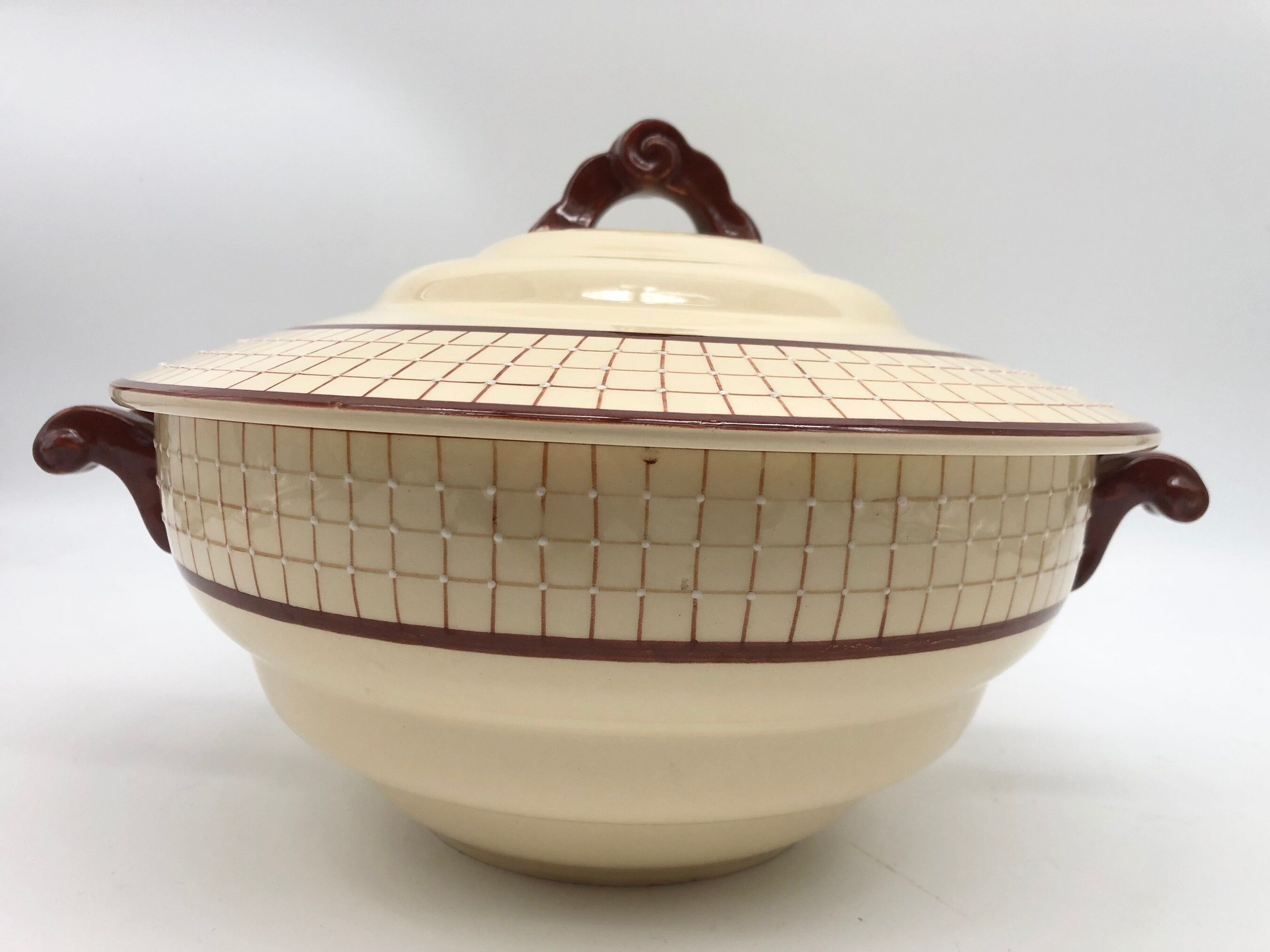 Earthenware tureen "Longchamp – France", Colmar model